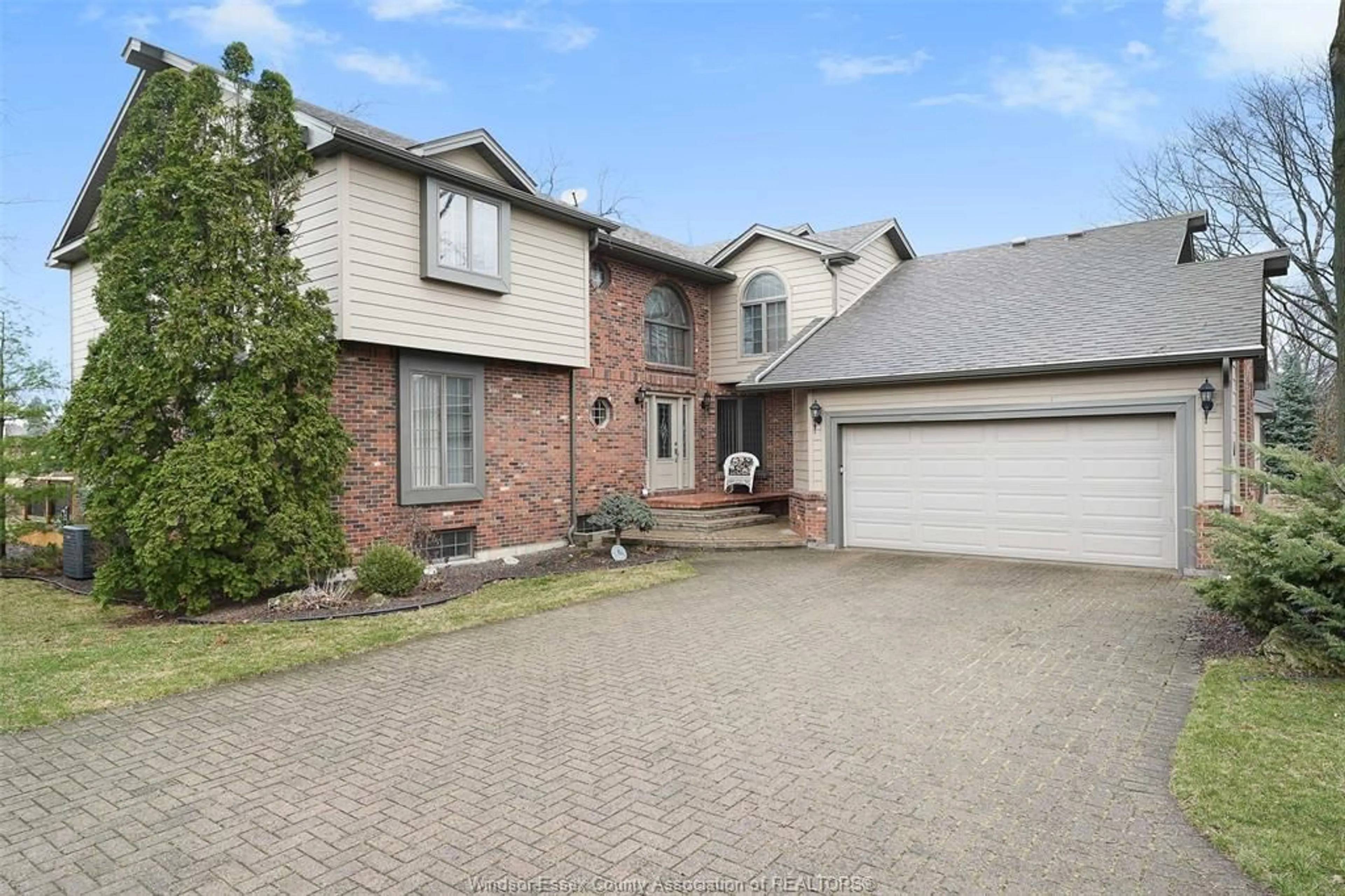 Home with brick exterior material, street for 23 Fairway Cres #23, Amherstburg Ontario N9V 3T5