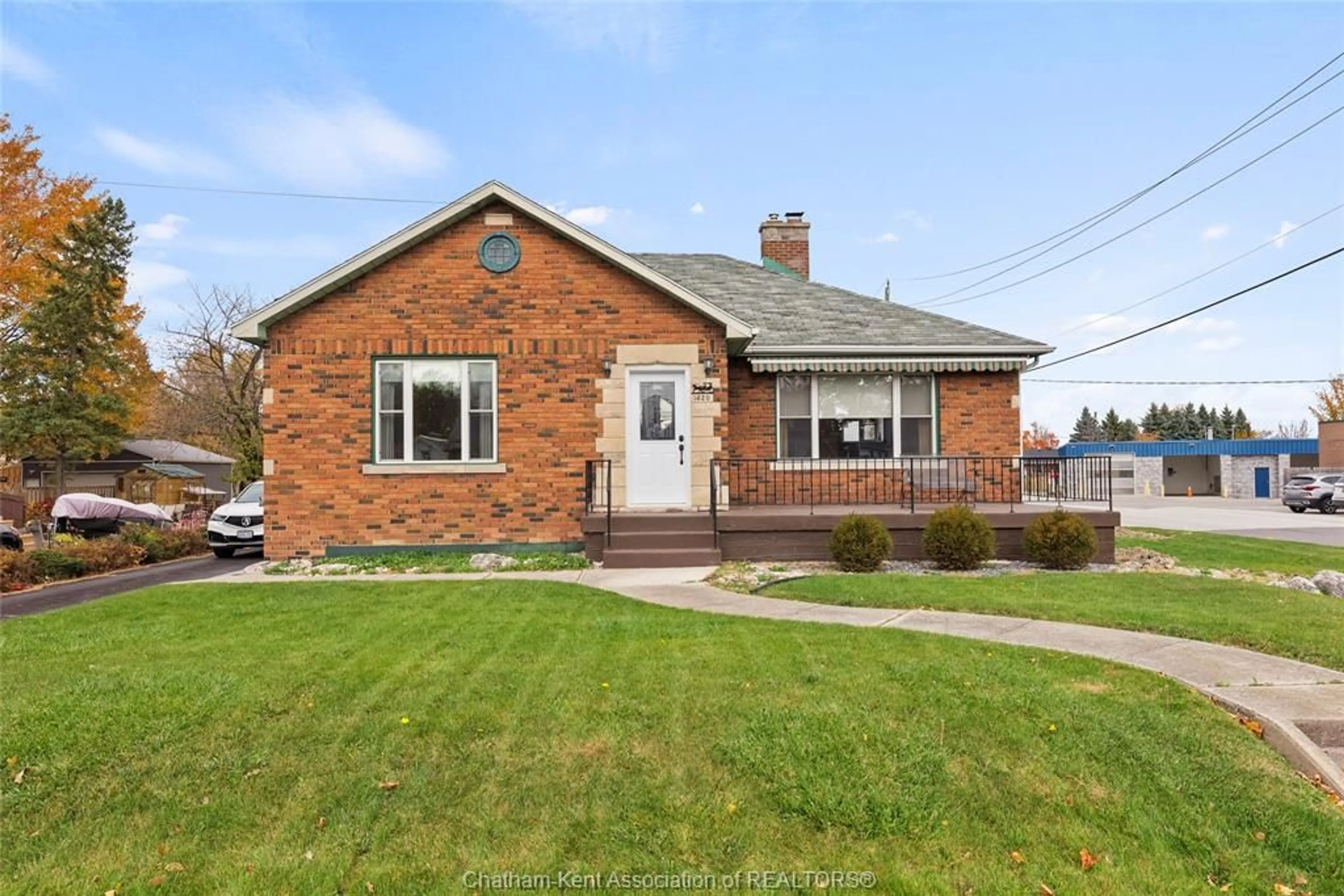 Home with brick exterior material, street for 1620 Dufferin Ave, Wallaceburg Ontario N8A 2X2