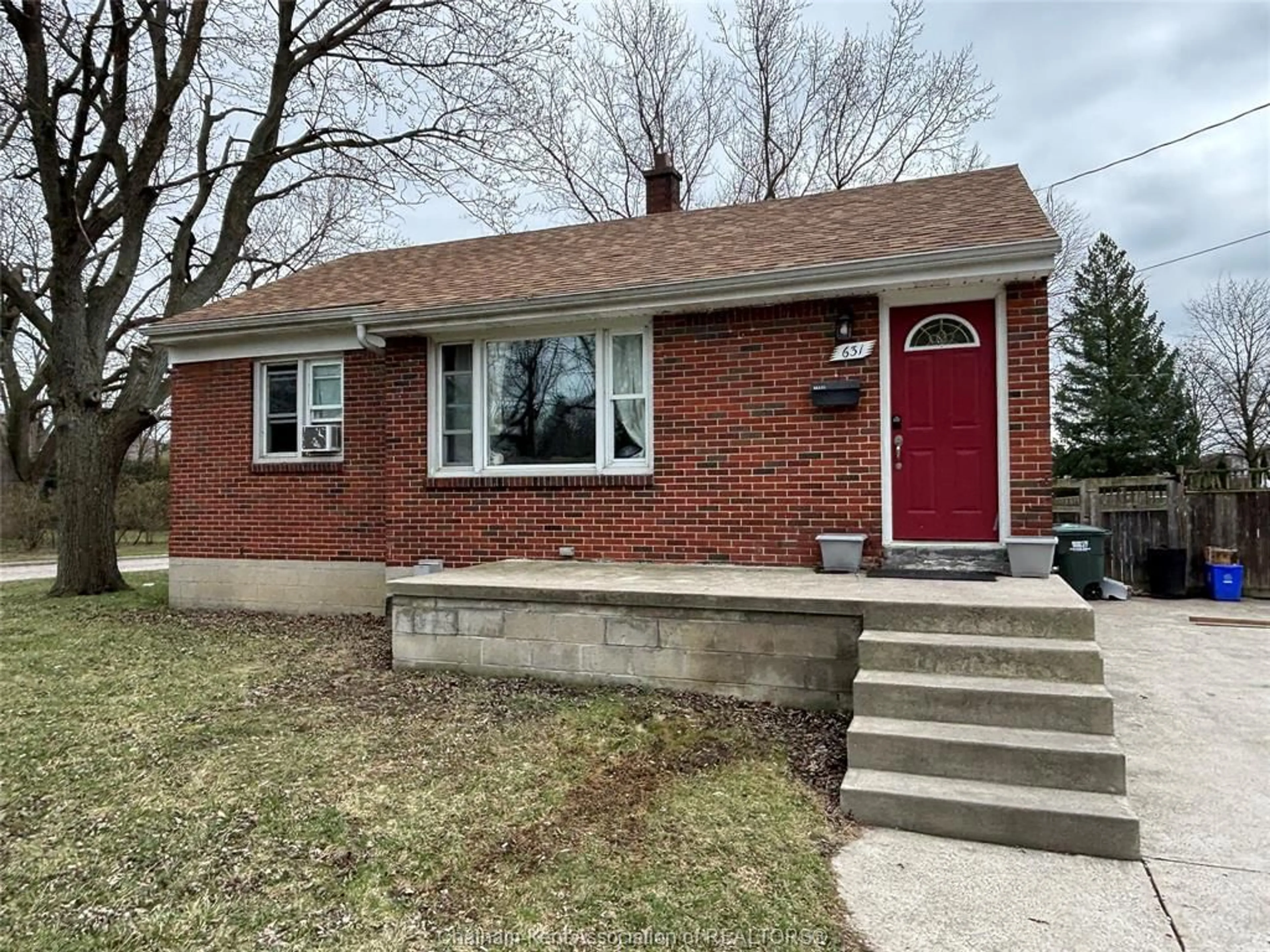 Home with brick exterior material, street for 631 WALLACE Ave, Windsor Ontario N9G 1M1