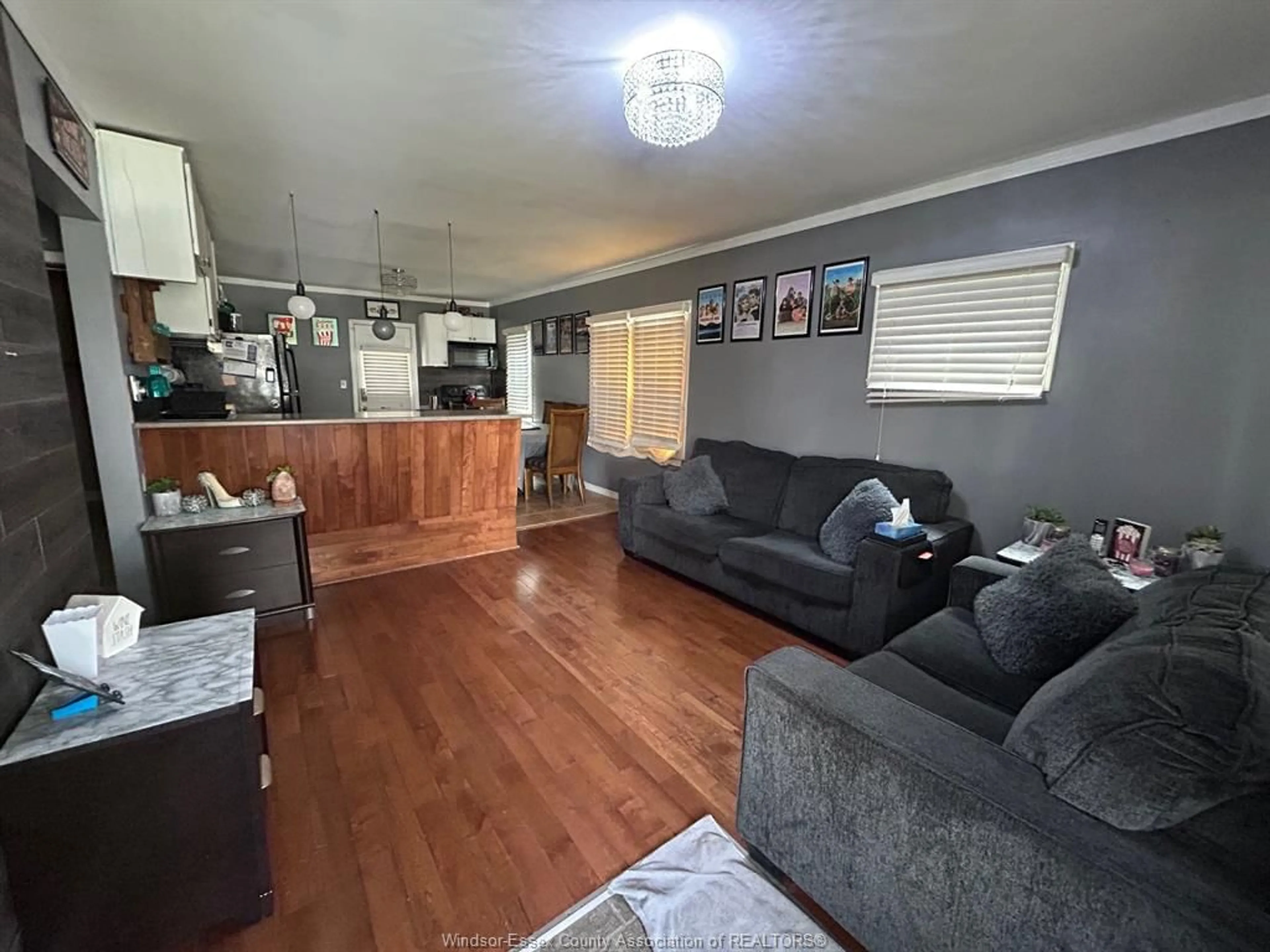 A pic of a room for 3877 MONTCALM St, Windsor Ontario N9C 2B1