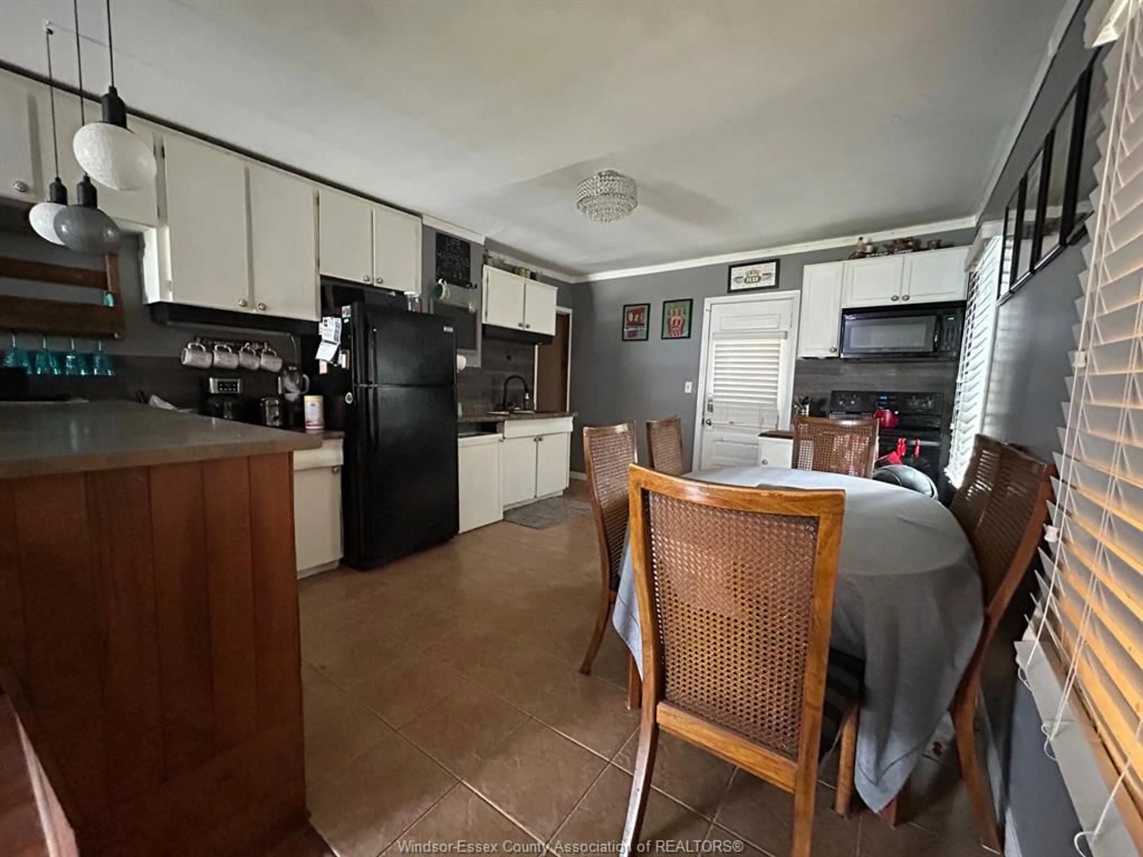 Unknown for 3877 MONTCALM St, Windsor Ontario N9C 2B1