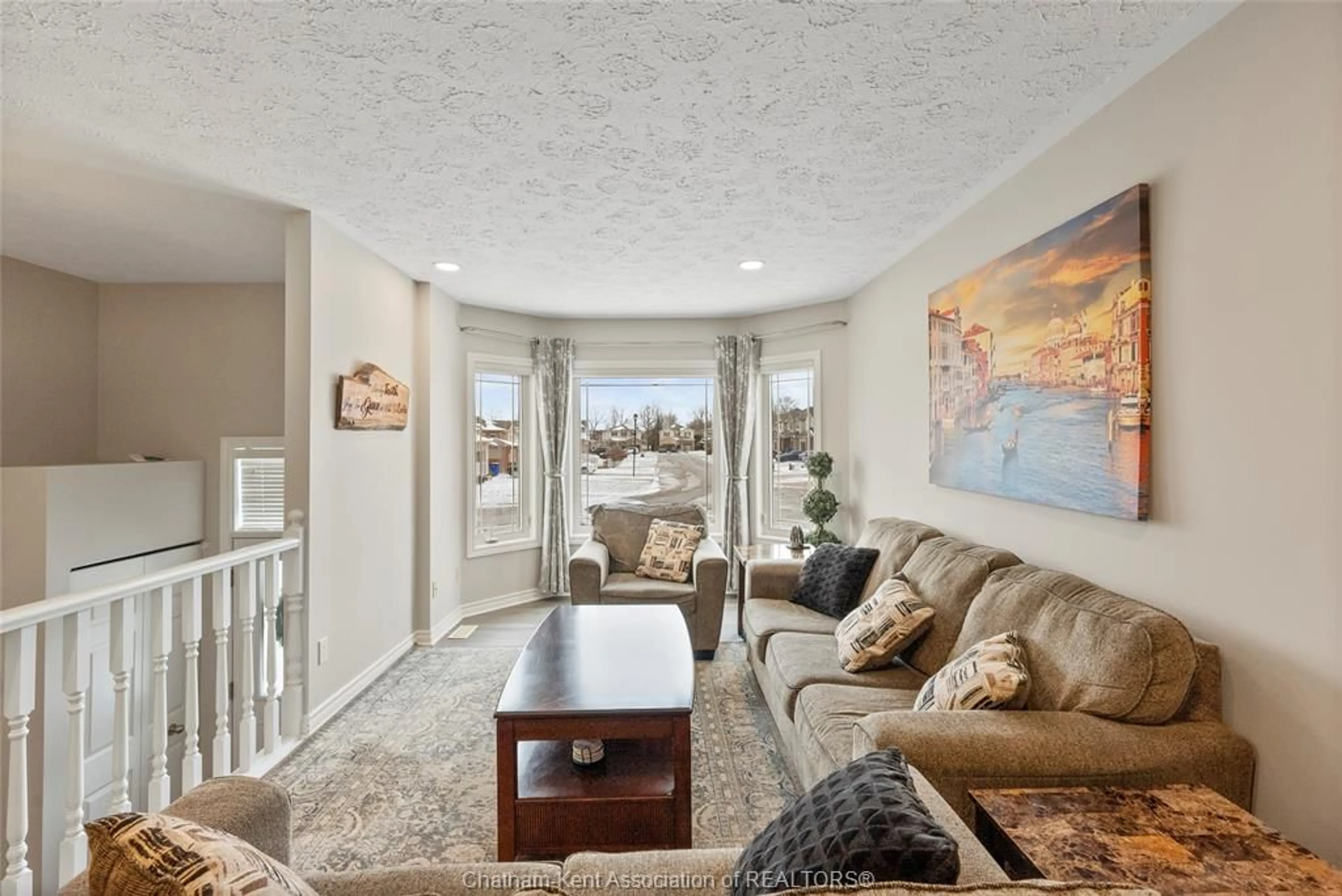 Living room with furniture, unknown for 55 Cartier Pl, Chatham Ontario N7L 5R1