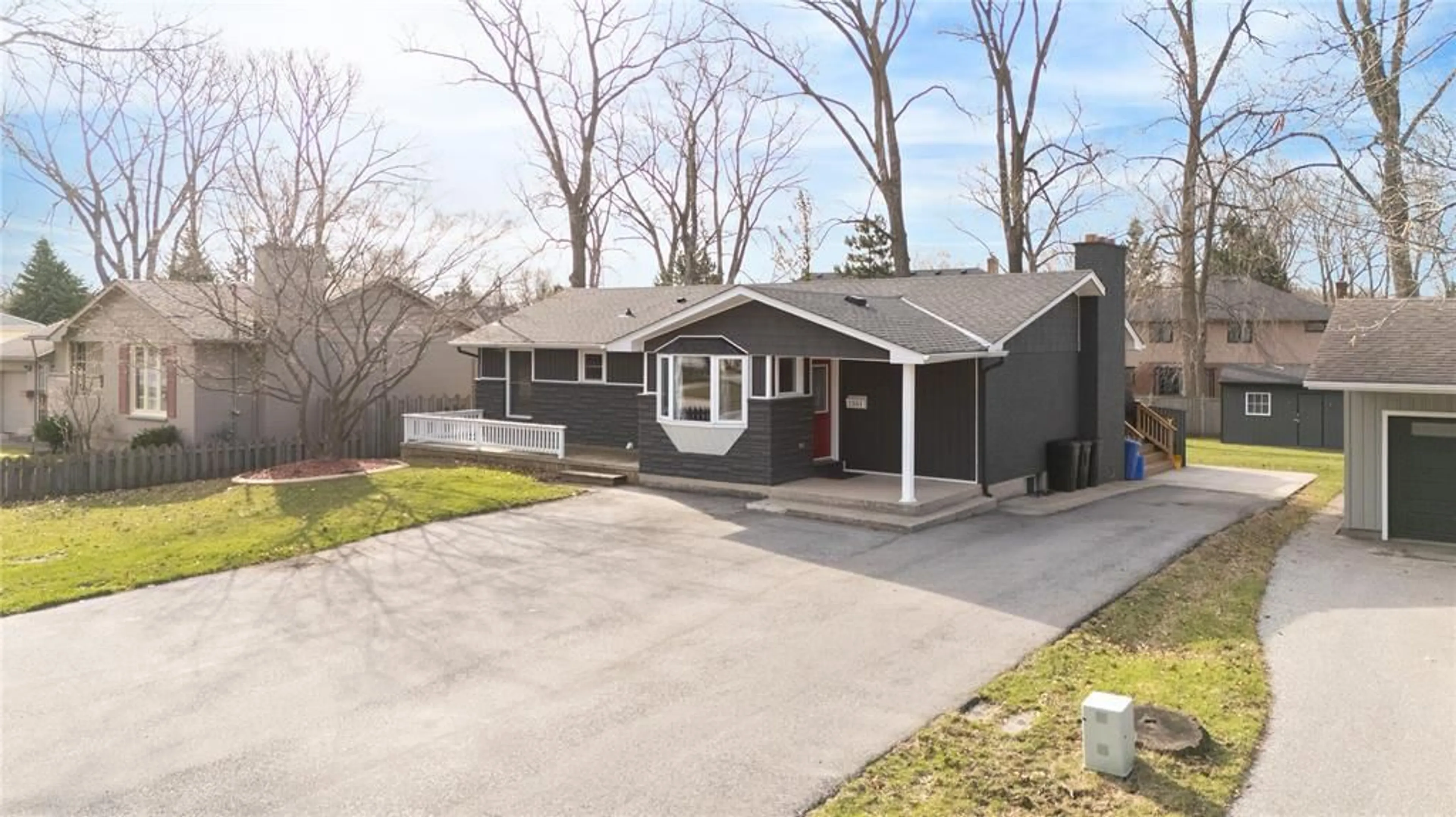 Unknown for 1351 CATHCART Blvd, Sarnia Ontario N7S2H7