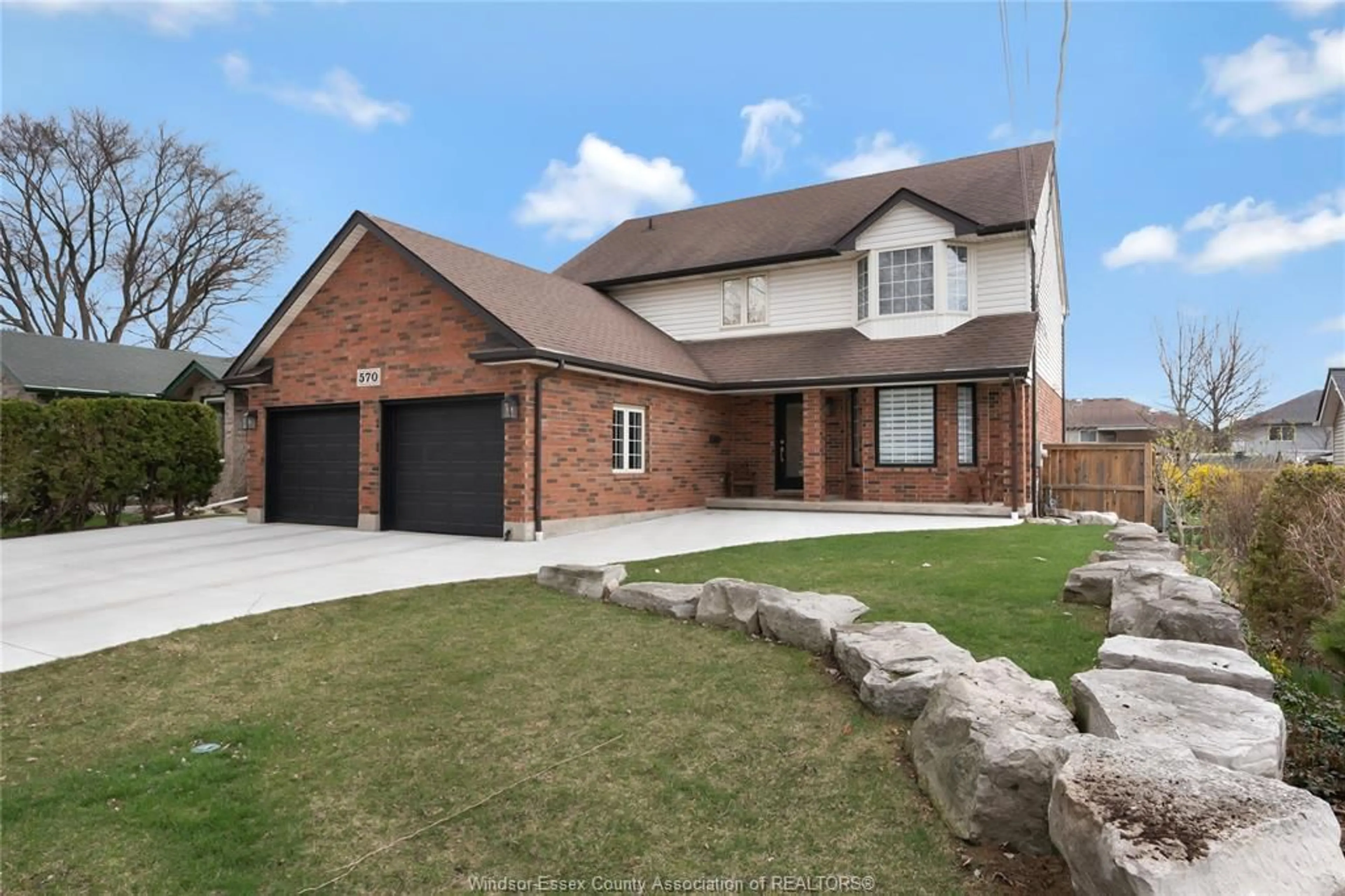 Home with brick exterior material, street for 570 JARVIS, Windsor Ontario N8P 1C9
