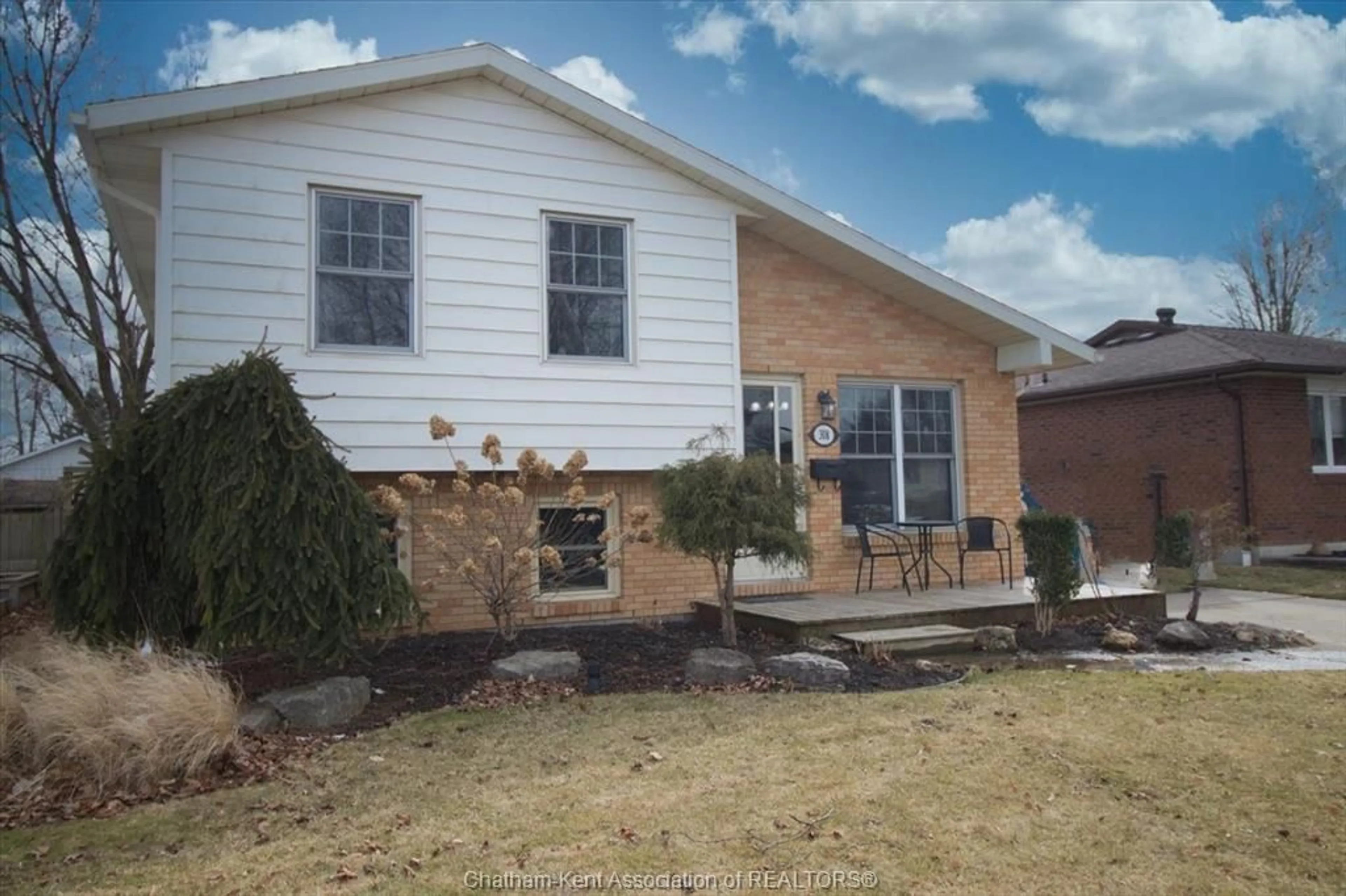 Home with brick exterior material, street for 308 Valley Rd, Chatham Ontario N7L4Y3