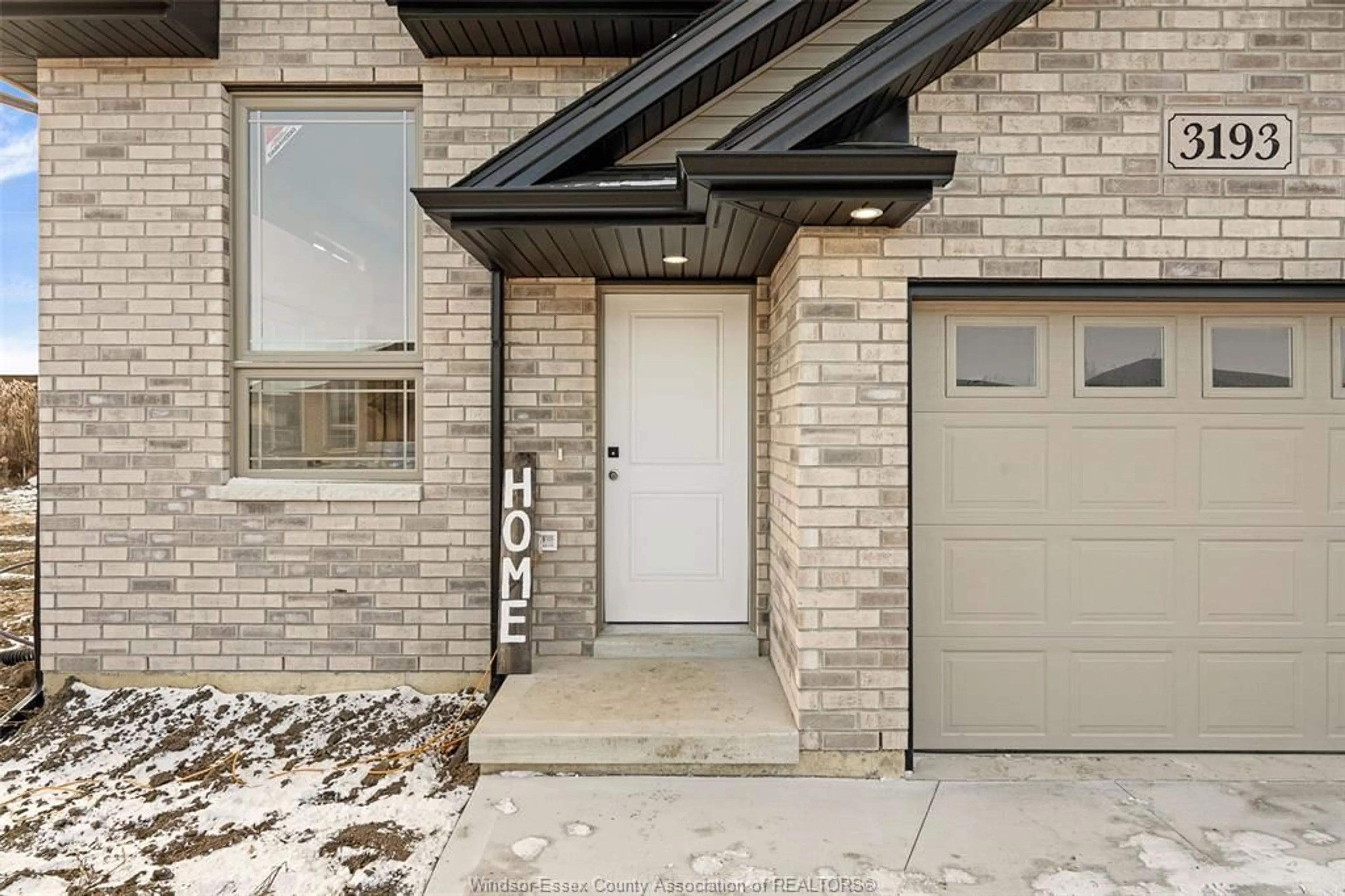Unknown for 3193 VIOLA Cres, Windsor Ontario N8N 0A2