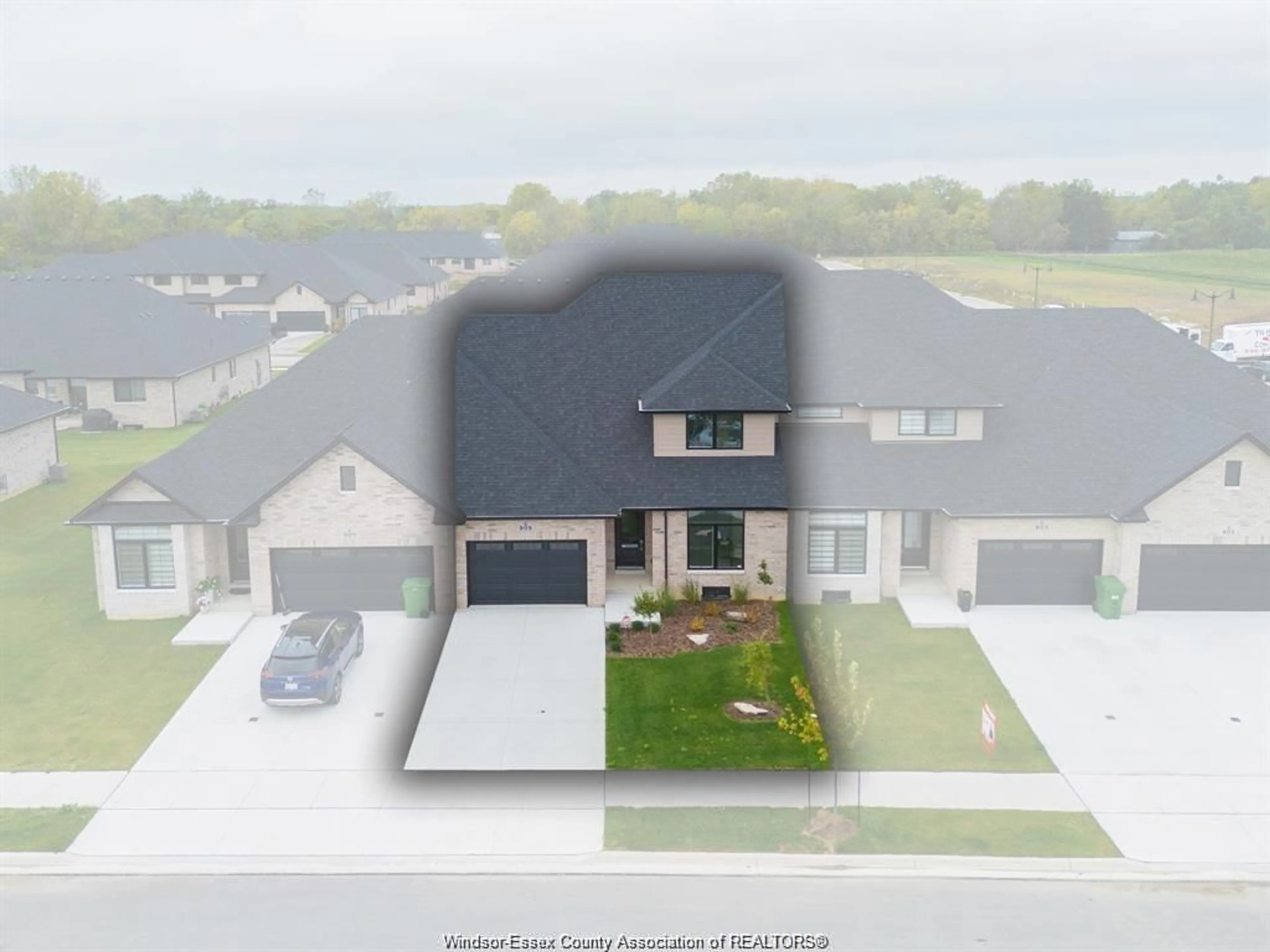 A pic from outside/outdoor area/front of a property/back of a property/a pic from drone, street for 505 WATER Rd, Amherstburg Ontario N9V 2R7