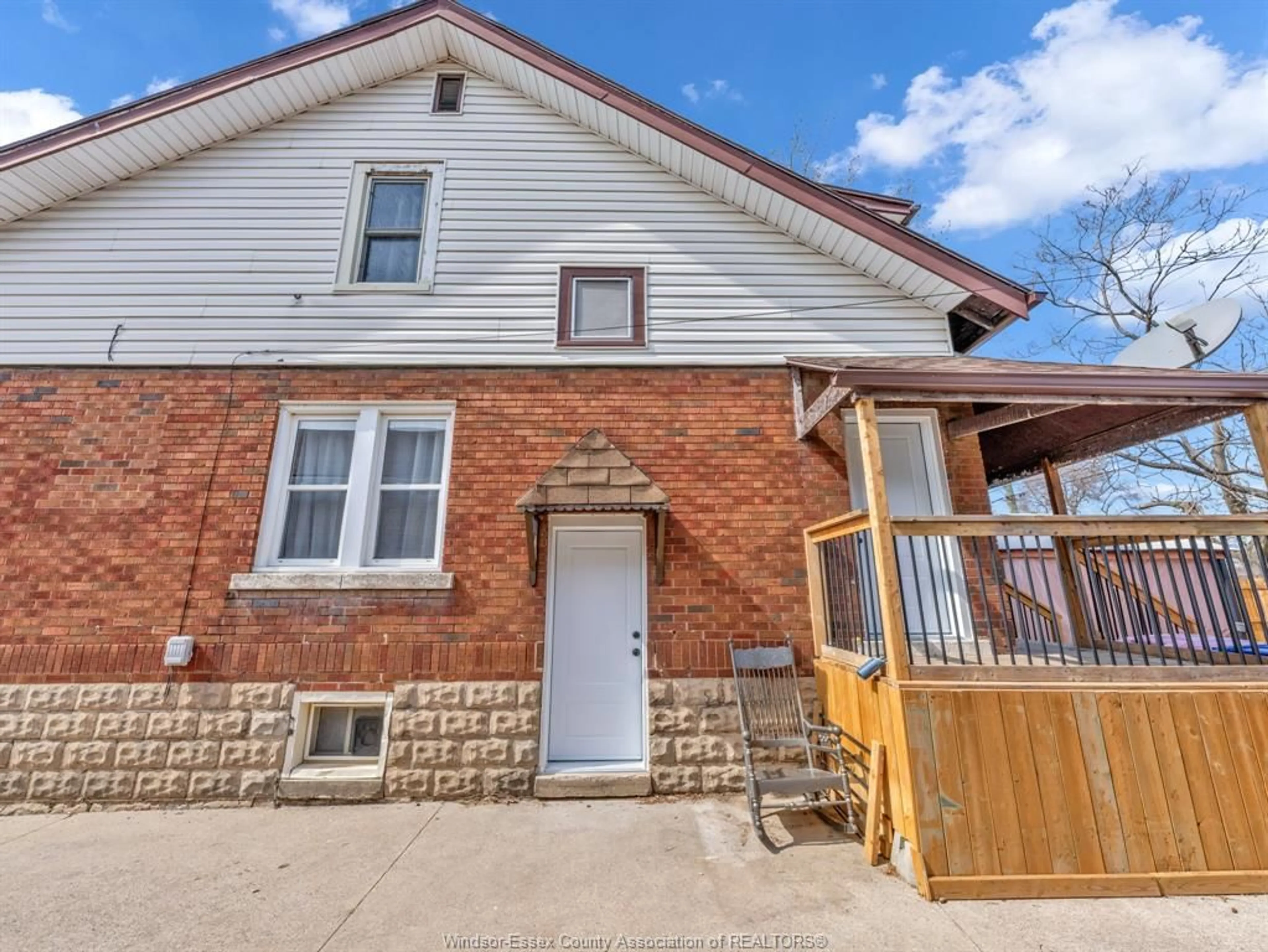 Unknown for 1534 Lillian, Windsor Ontario N8X 4A8