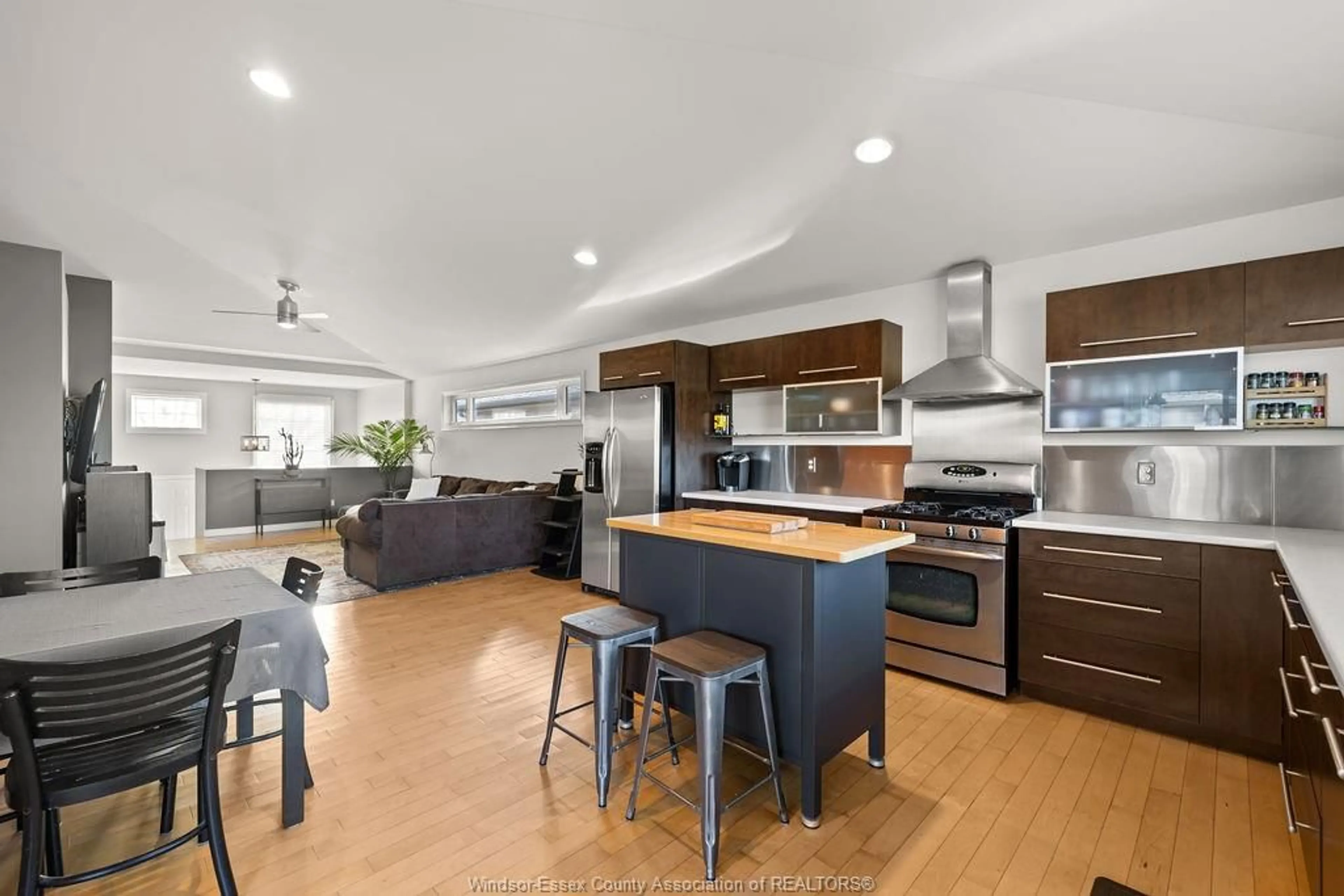 Open concept kitchen, wood/laminate floor for 2686 MAITLAND, Windsor Ontario N8P 1Y9