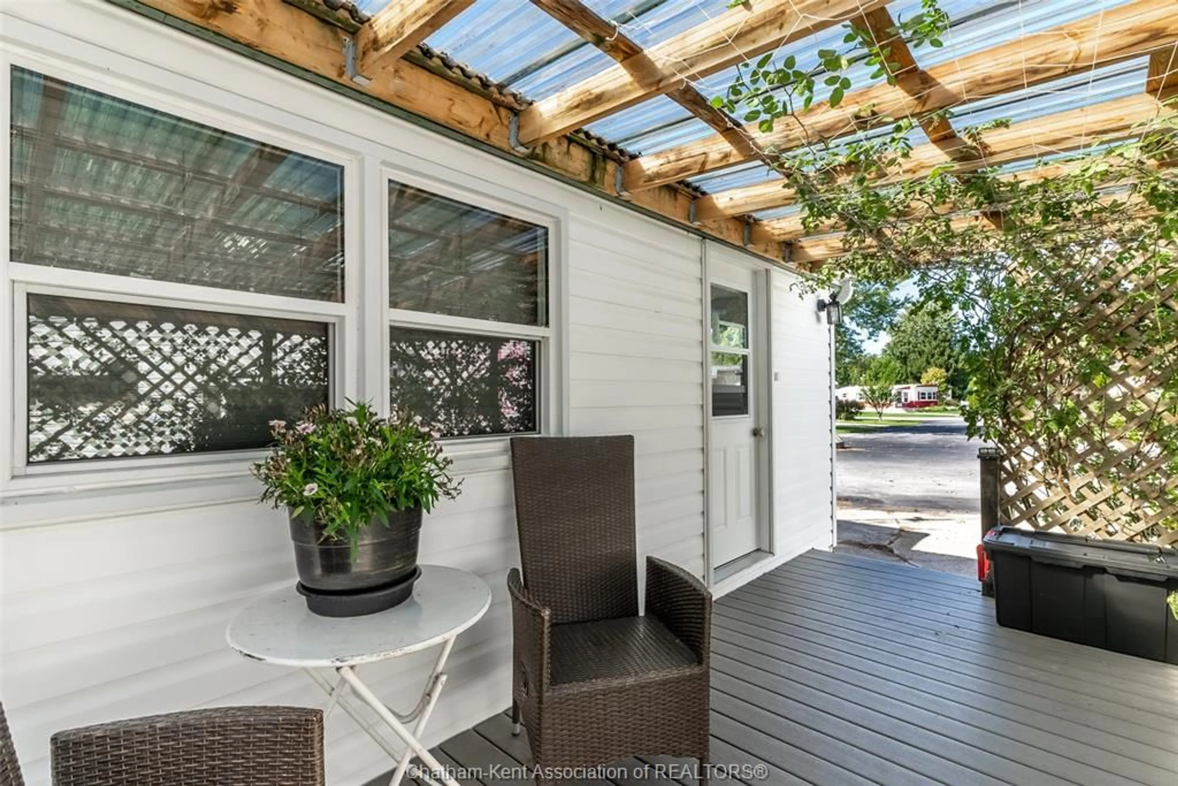 Patio, street for 22220 Charing Cross Rd #15, Chatham Ontario N7M 5V8