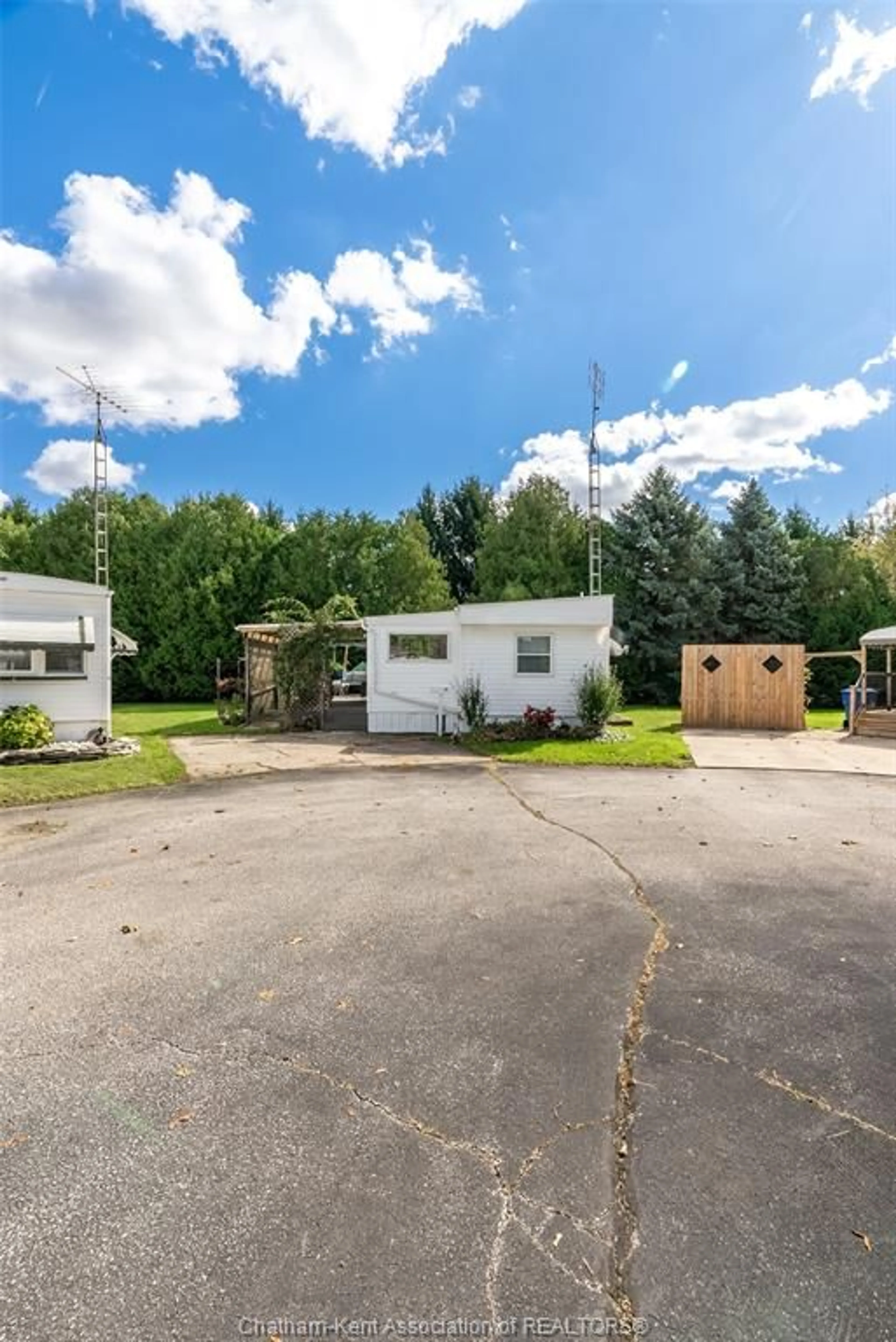 Unknown for 22220 Charing Cross Rd #15, Chatham Ontario N7M 5V8
