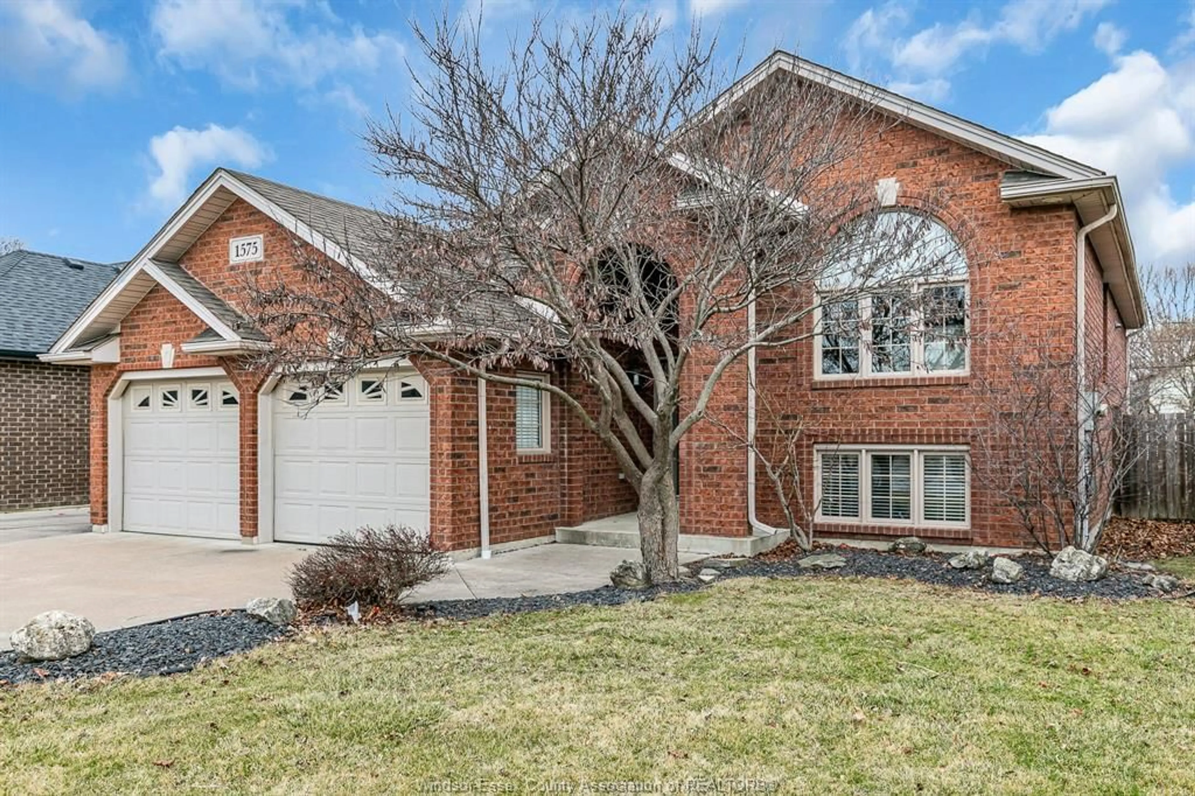 Home with brick exterior material, street for 1575 OUTRAM, LaSalle Ontario N9J 3M3
