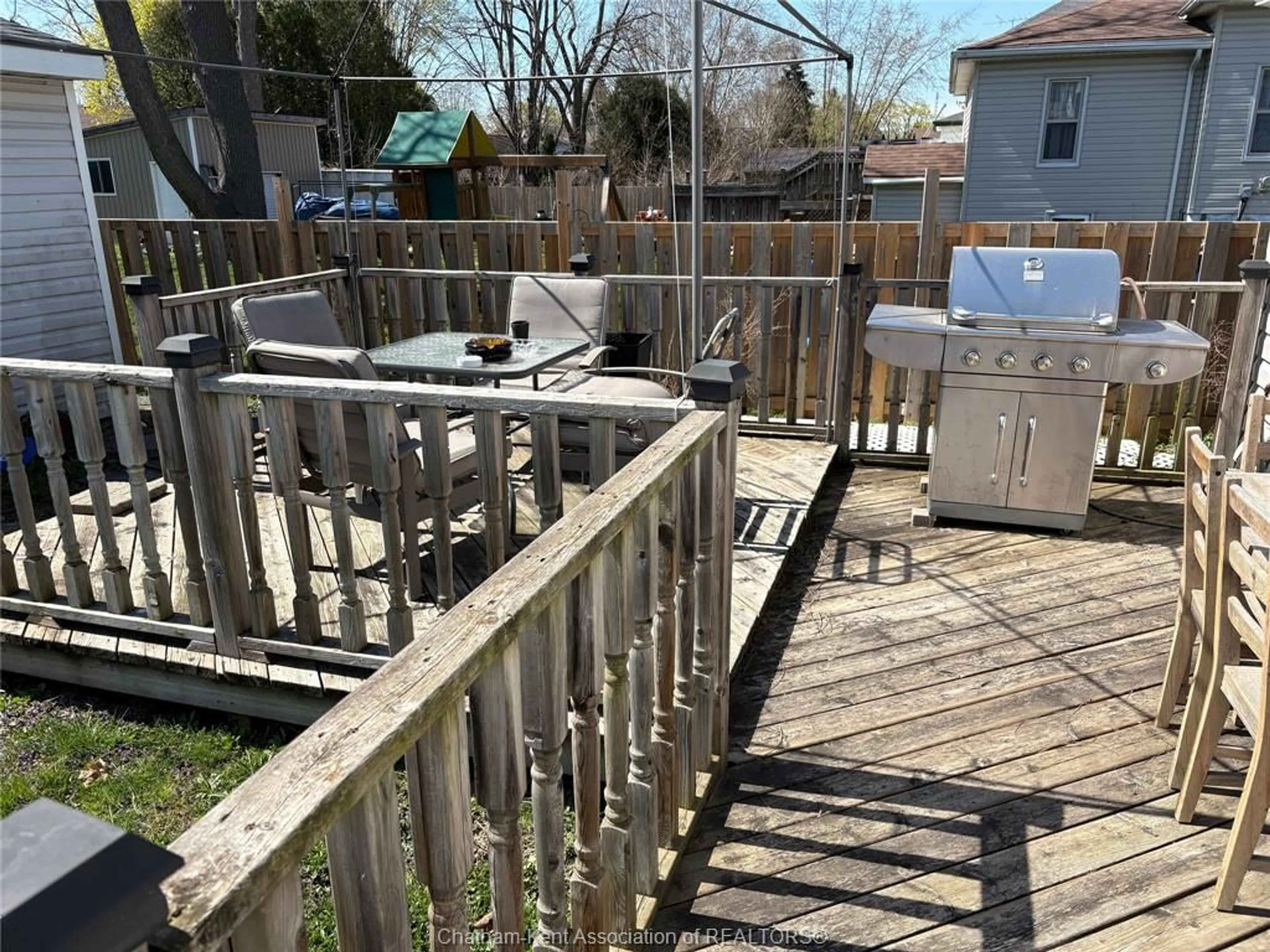Patio, street for 68 Sheldon Ave, Chatham Ontario N7L 3M7