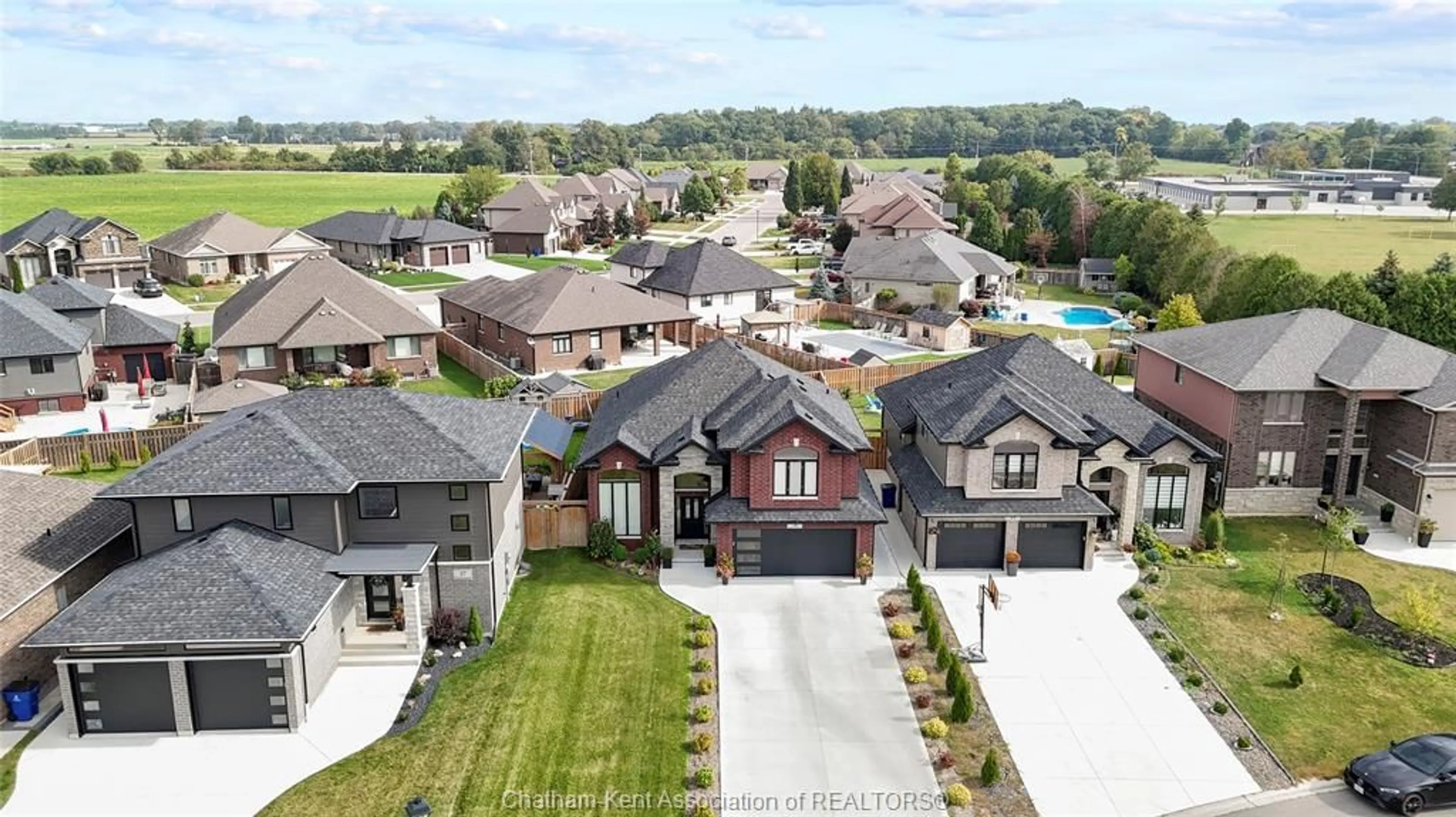A pic from outside/outdoor area/front of a property/back of a property/a pic from drone, street for 31 PEACHTREE Lane, Chatham Ontario N7L 0G3