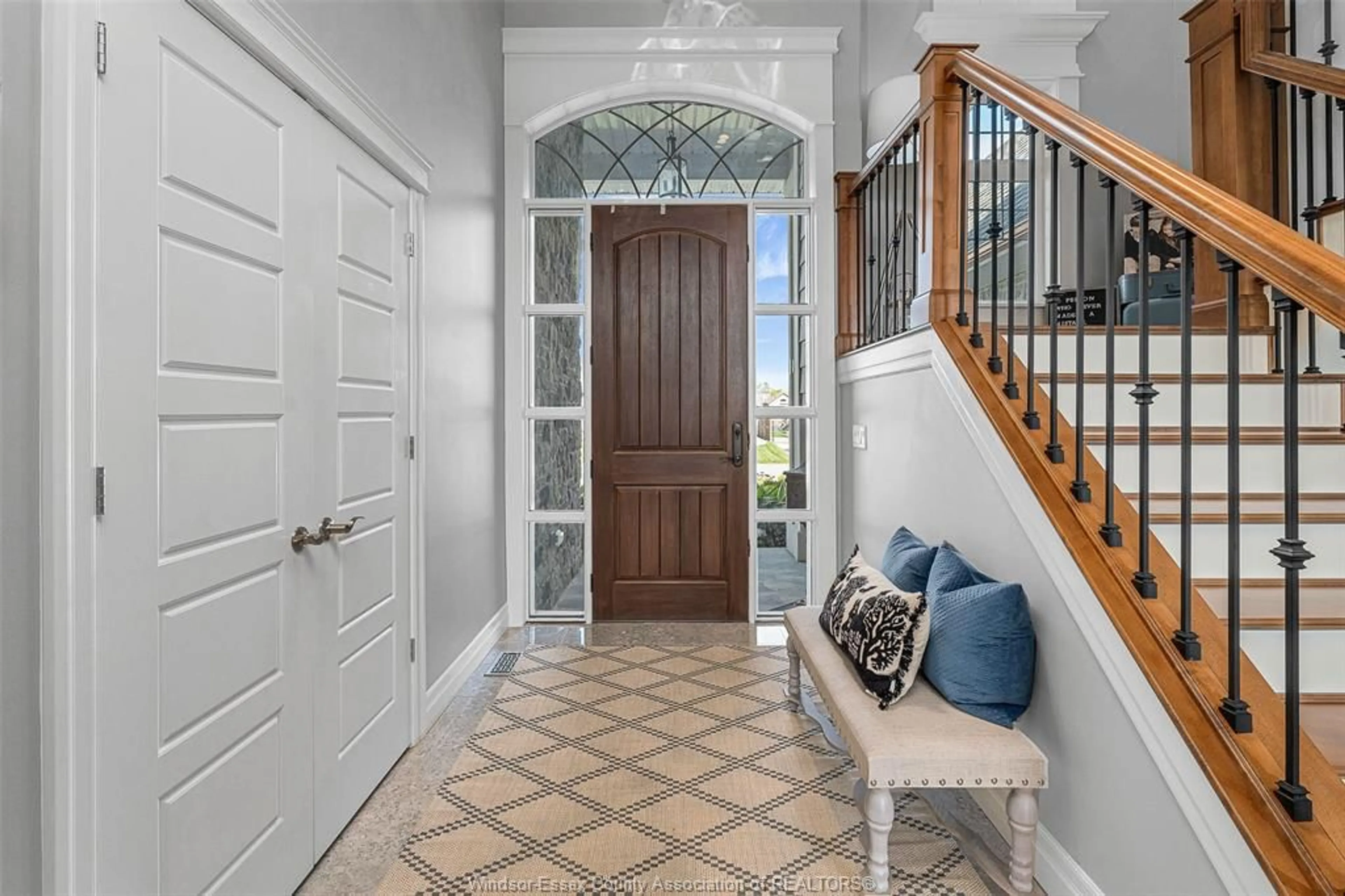 Indoor entryway for 196 FRANCIS Crt, Belle River Ontario N0R 1A0