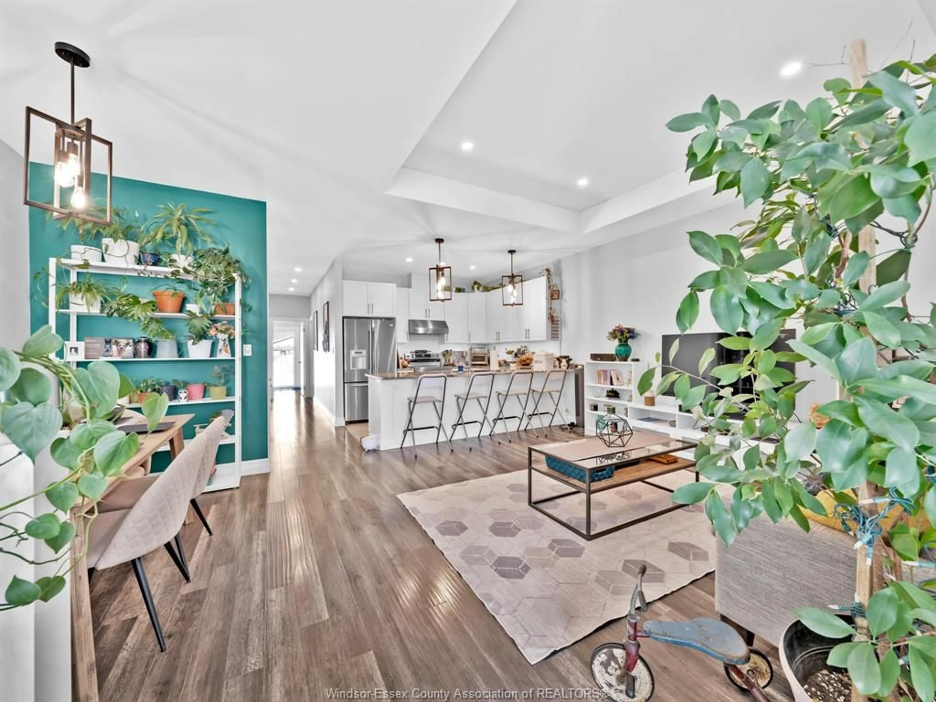 Open concept kitchen, unknown for 1966 Ethan Crt, Windsor Ontario N8T 0B3