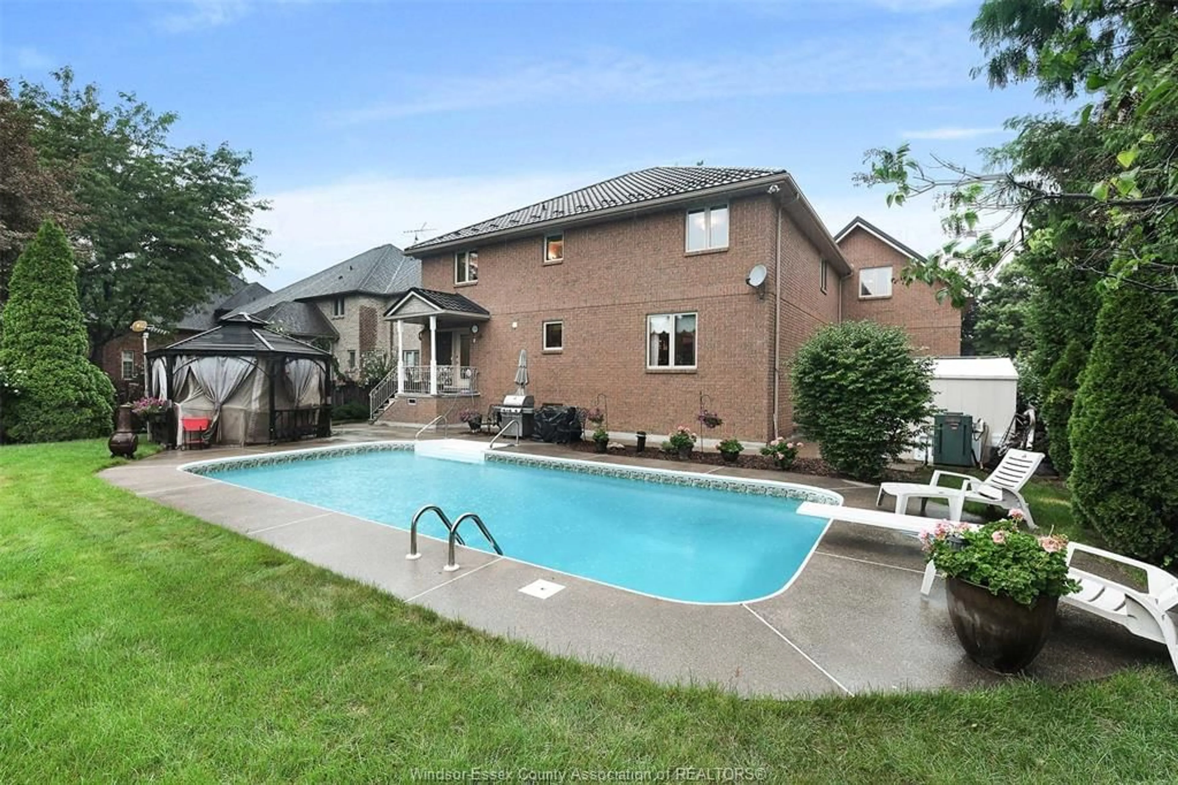 Pool for 315 MAJESTIC Dr, Tecumseh Ontario N8N 4K9