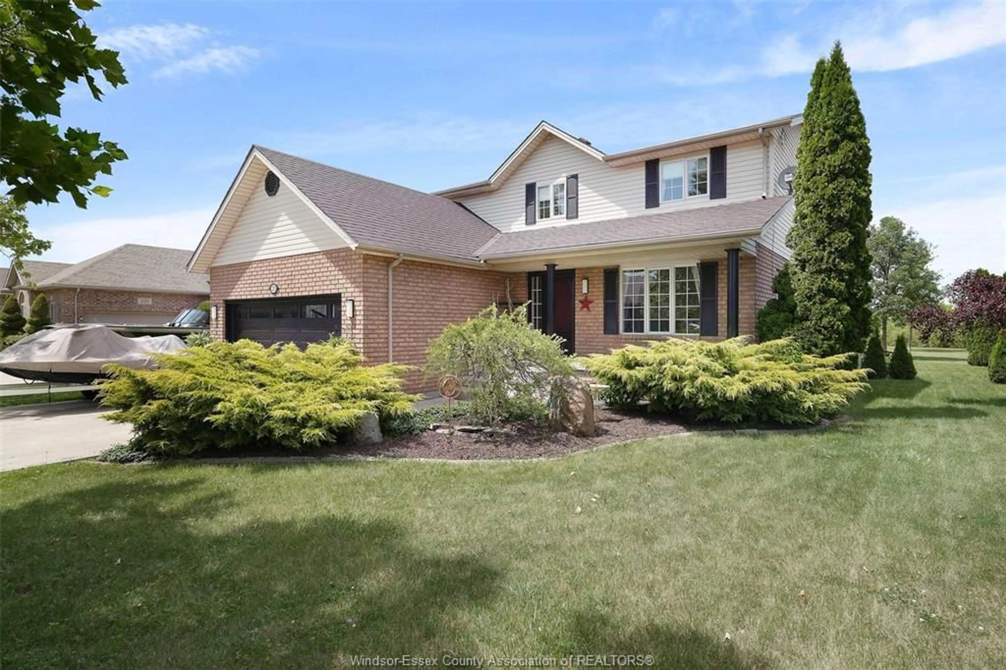 Home with brick exterior material, street for 225 Golfview Dr, Amherstburg Ontario N9V 4C1