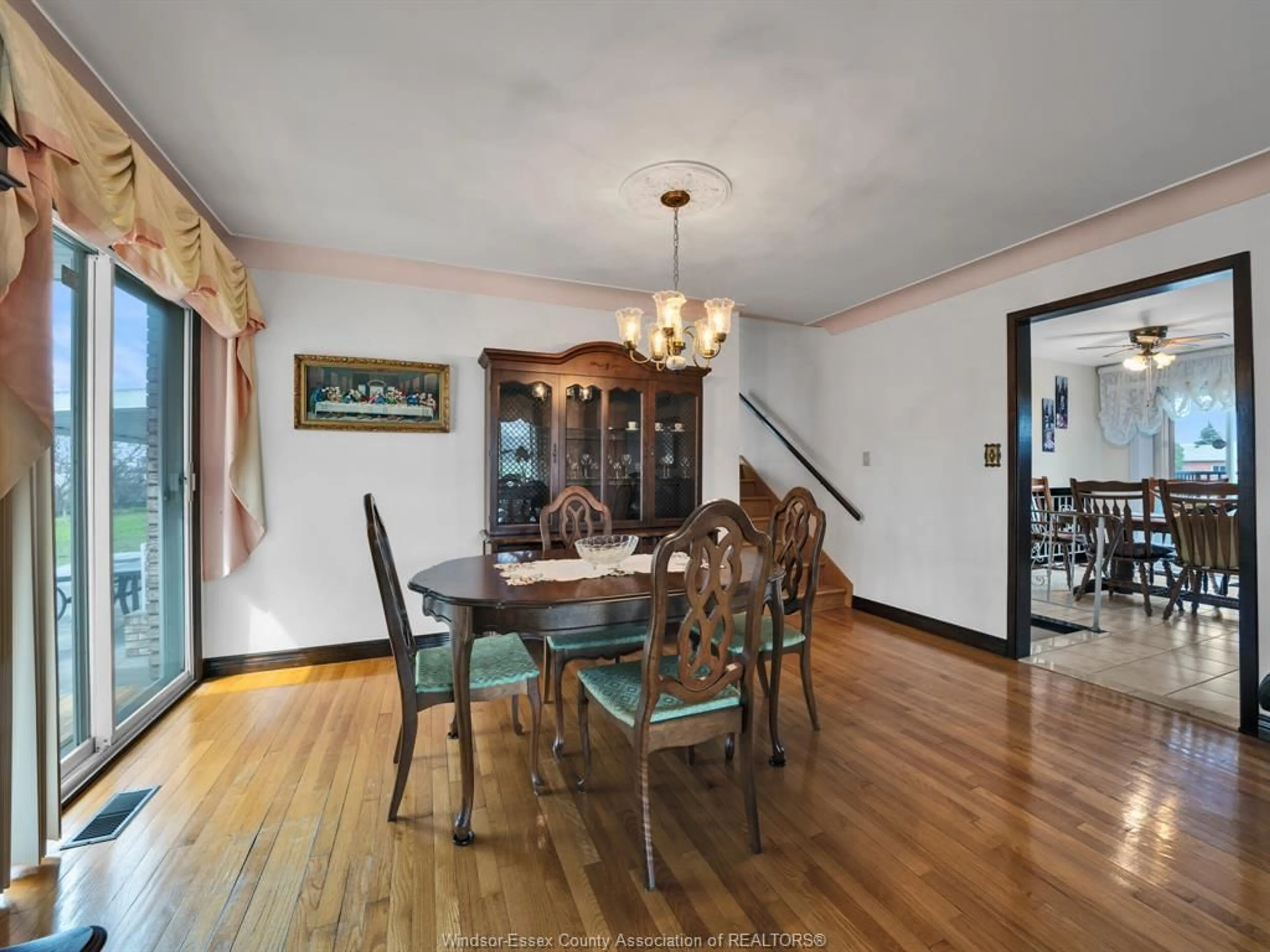 Dining room, wood/laminate floor for 217 WEST PIKE CREEK, Lakeshore Ontario N8N 2L9