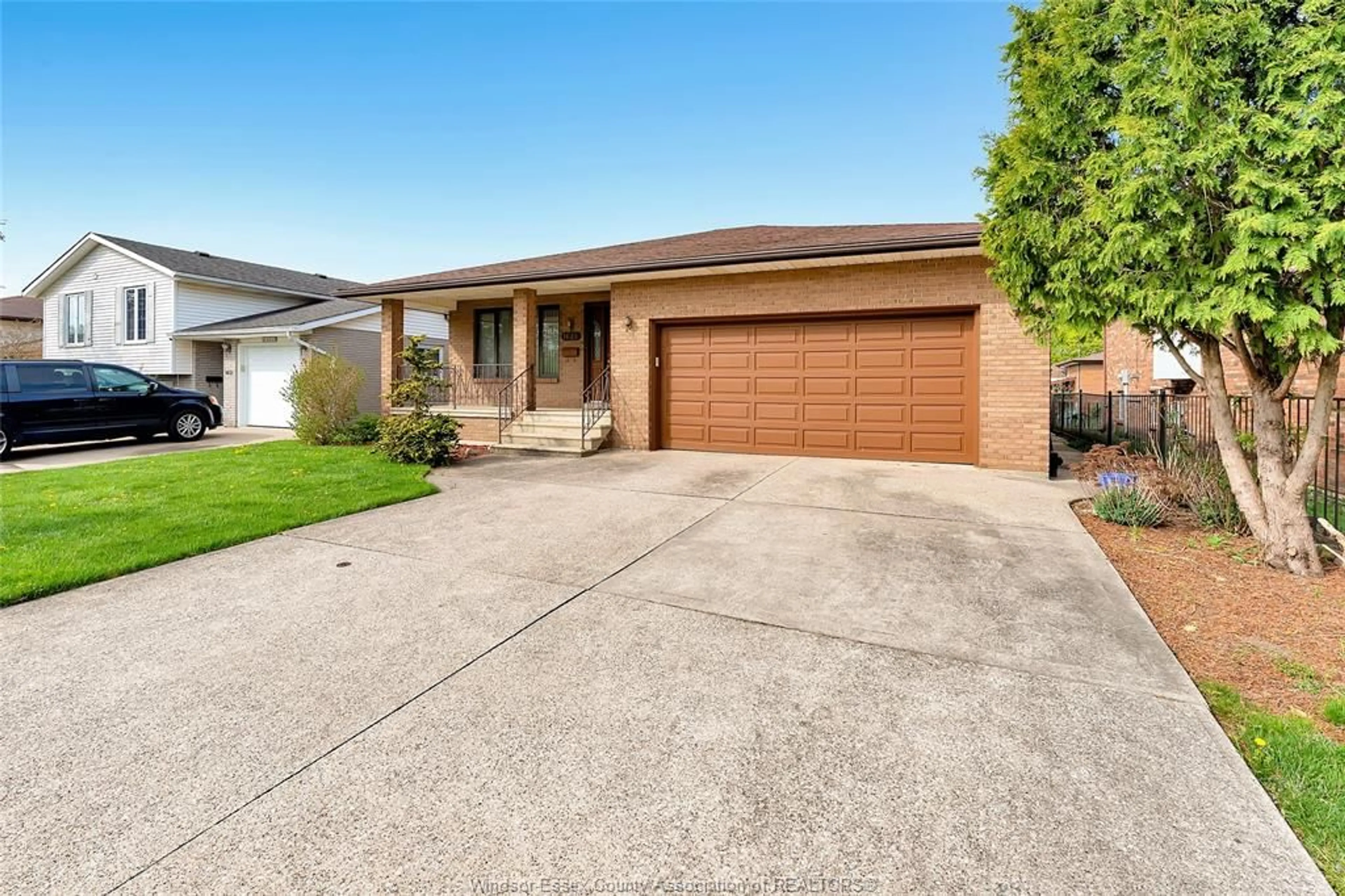 Home with brick exterior material, street for 1625 EVERTS, Windsor Ontario N9B 3E4