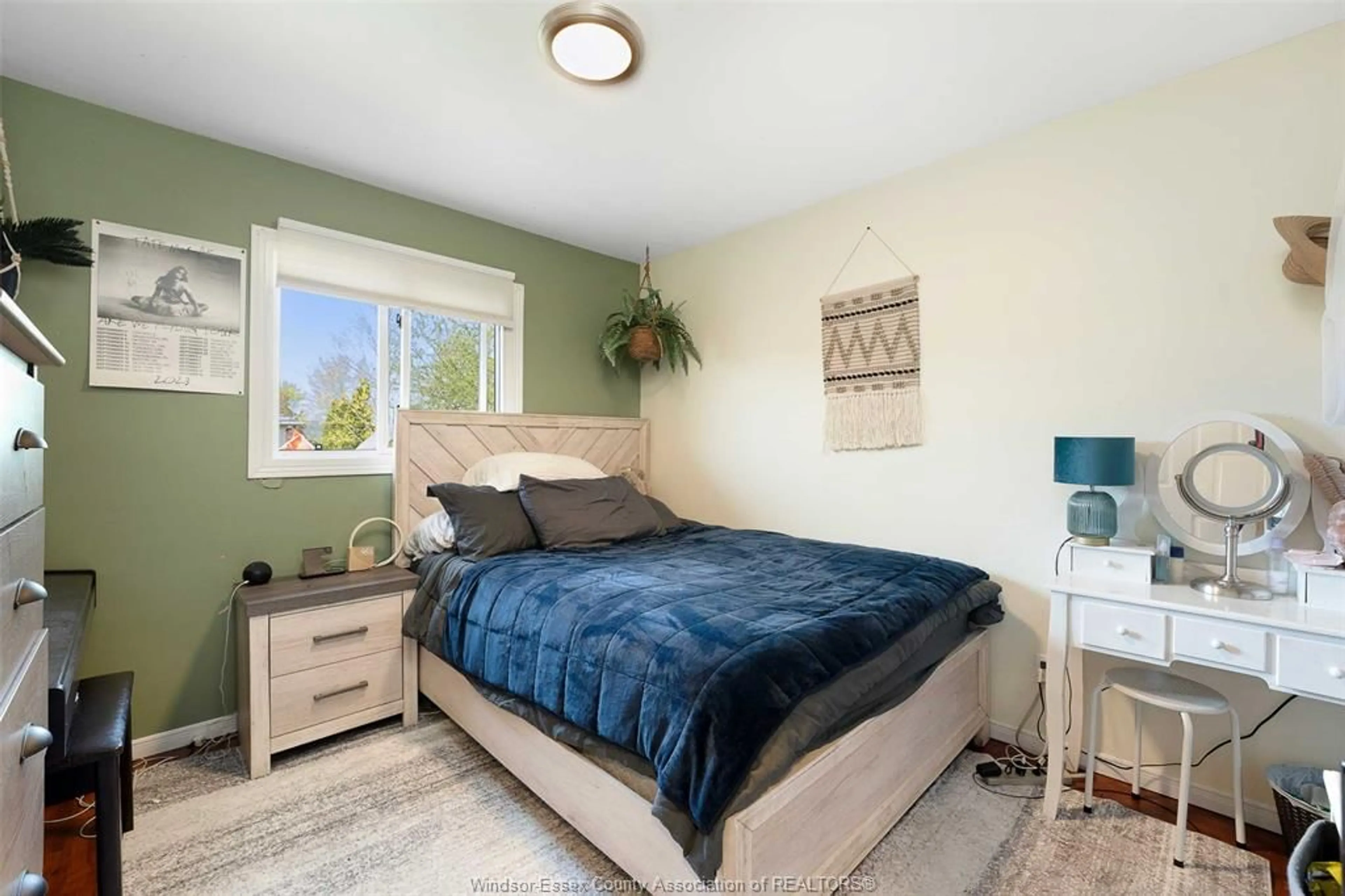Bedroom with bed, unknown for 375 GARY Ave, LaSalle Ontario N9J 1V3