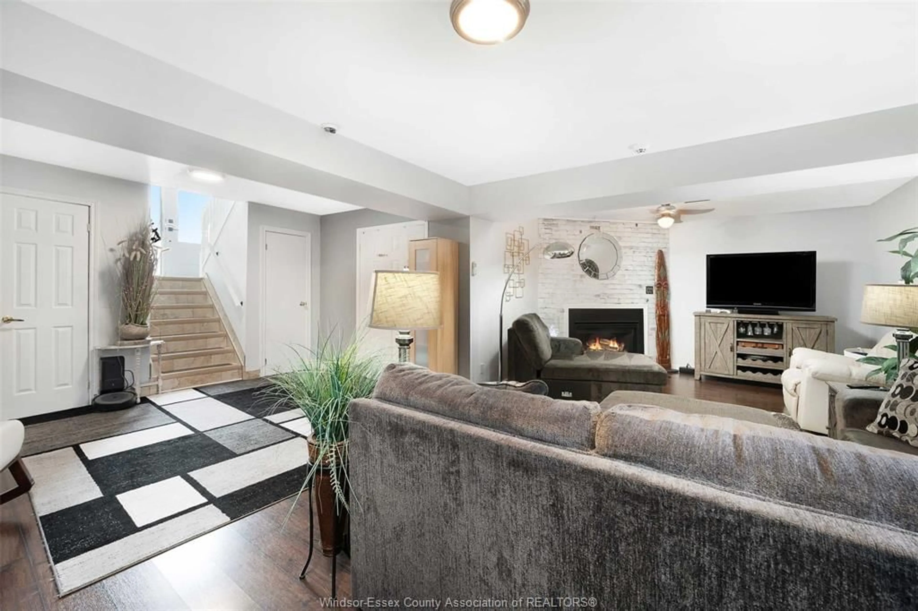 Living room with furniture, unknown for 375 GARY Ave, LaSalle Ontario N9J 1V3