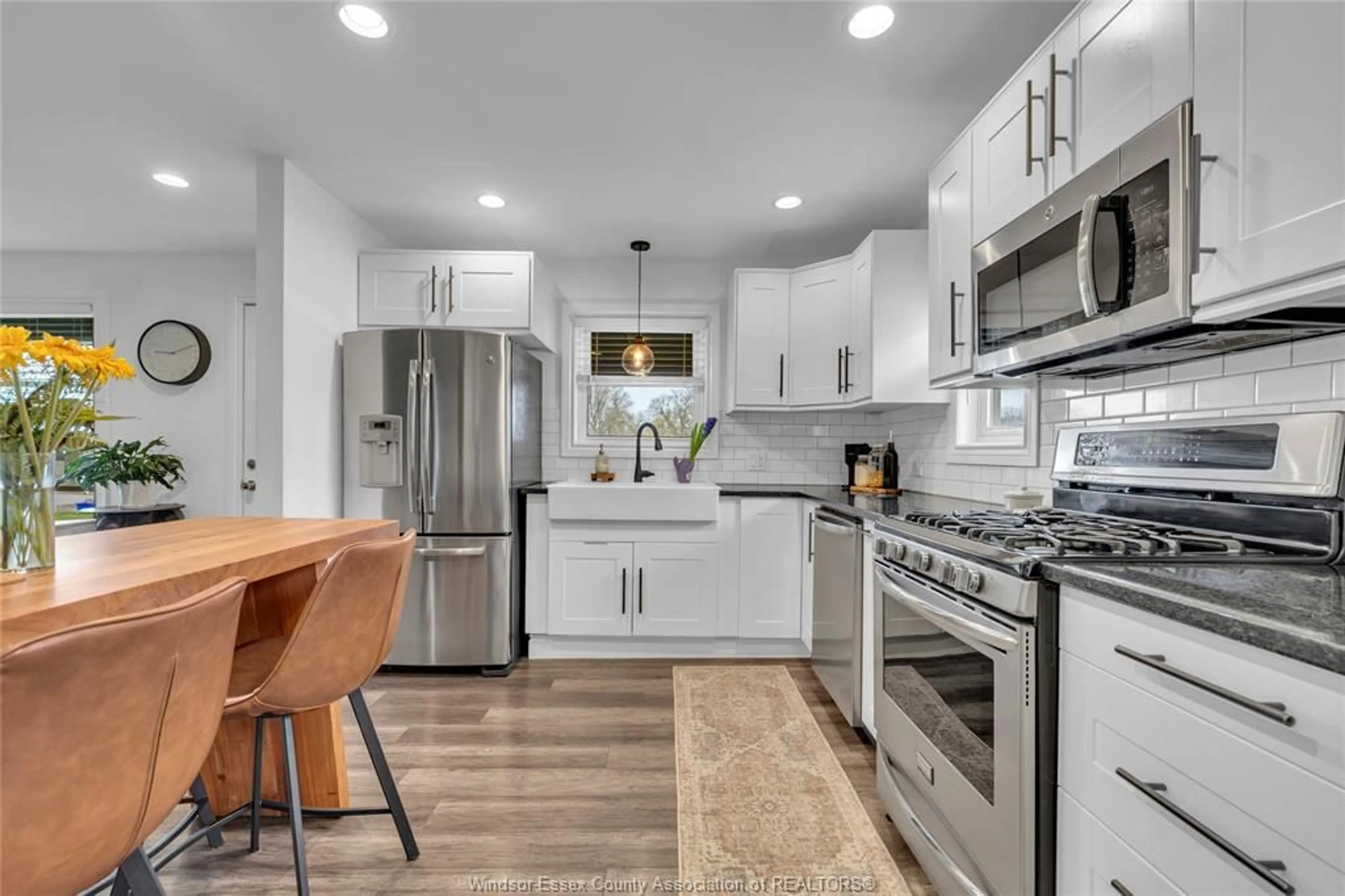 Open concept kitchen, ceramic/tile floor for 344 DIEPPE, Windsor Ontario N8S 3V2