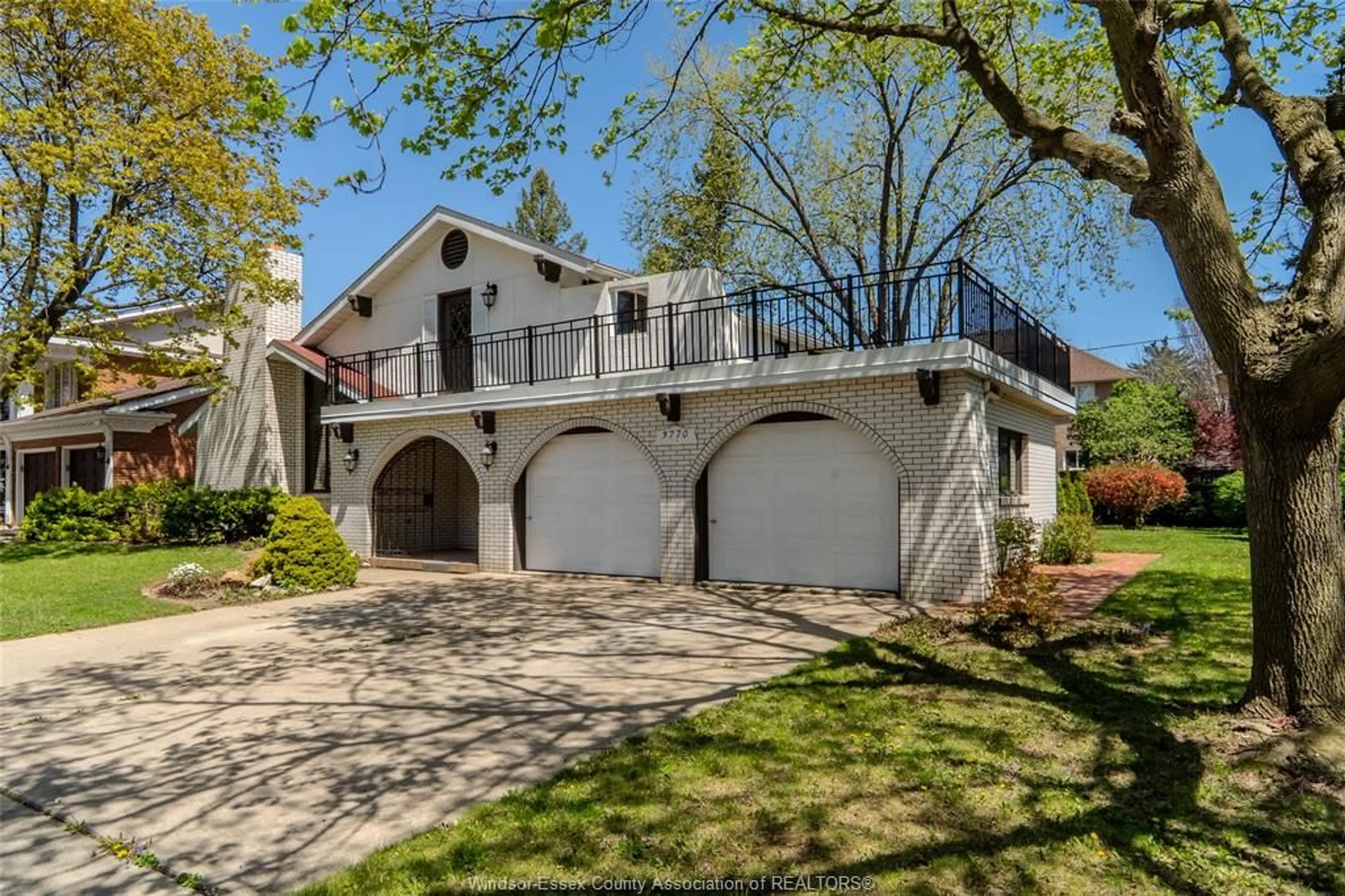 Unknown for 3770 Huntington, Windsor Ontario N9E 3W8