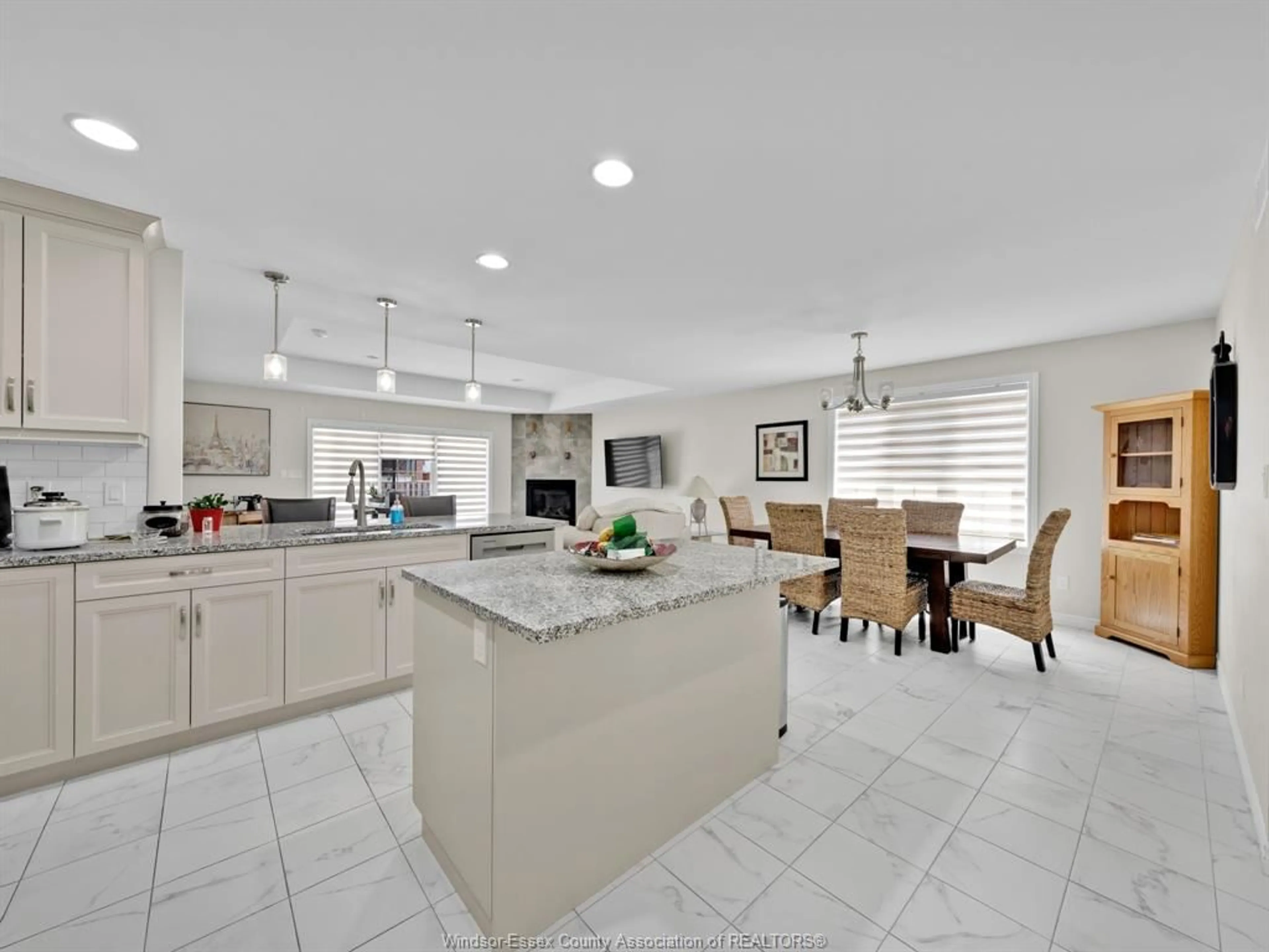 Open concept kitchen, ceramic/tile floor for 1078 PEABODY, Windsor Ontario N8P 0C1
