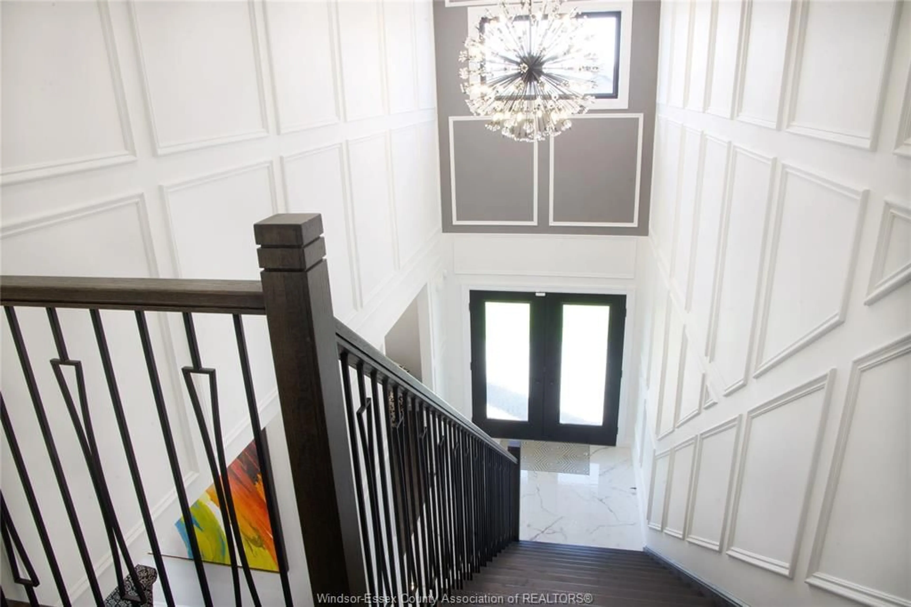 Indoor foyer for 406 THOMPSON Ave, Amherstburg Ontario N9V 4B5