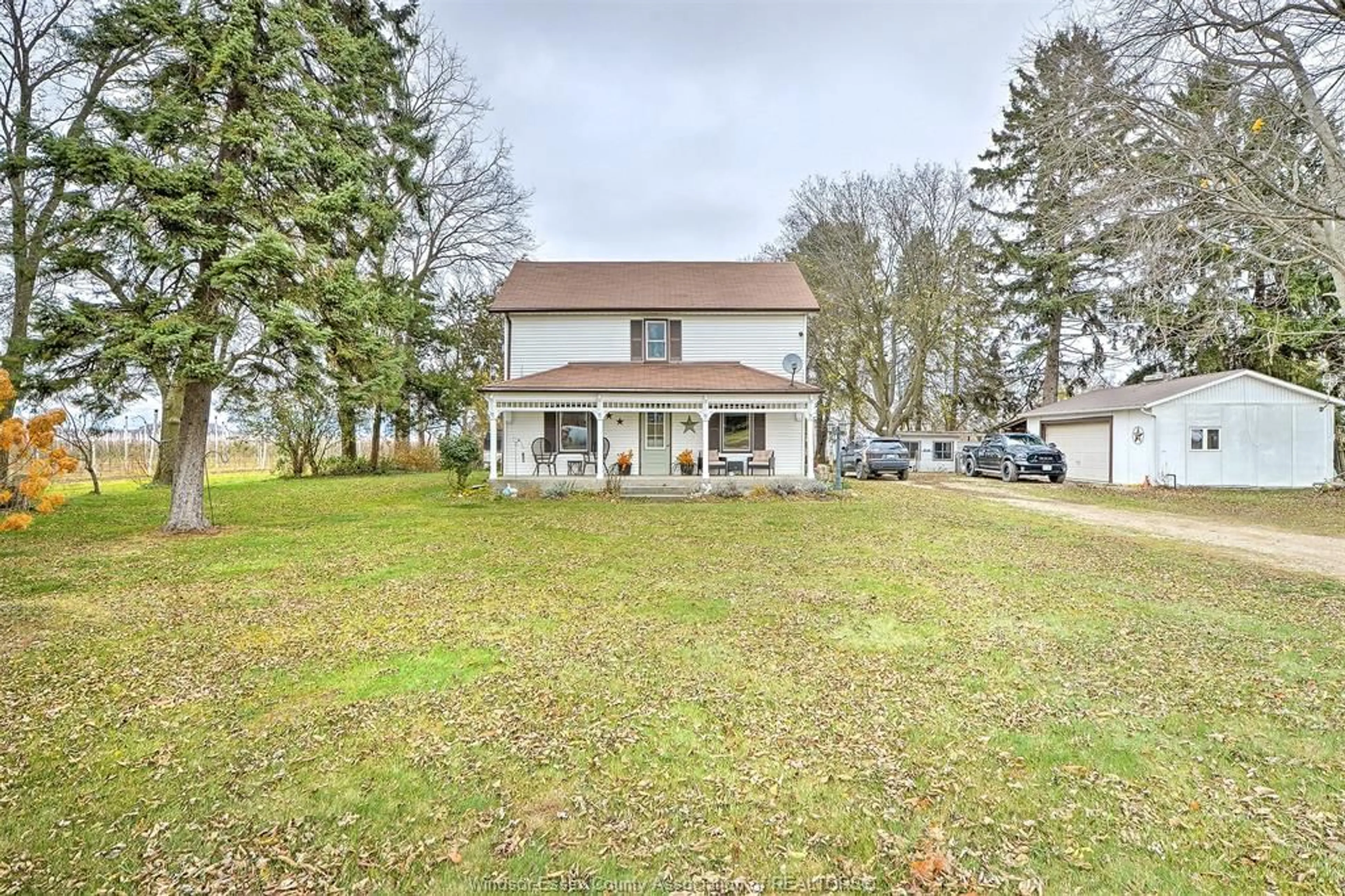 A pic from outside/outdoor area/front of a property/back of a property/a pic from drone, water/lake/river/ocean view for 450 COUNTY RD 50, Harrow Ontario N0R 1G0