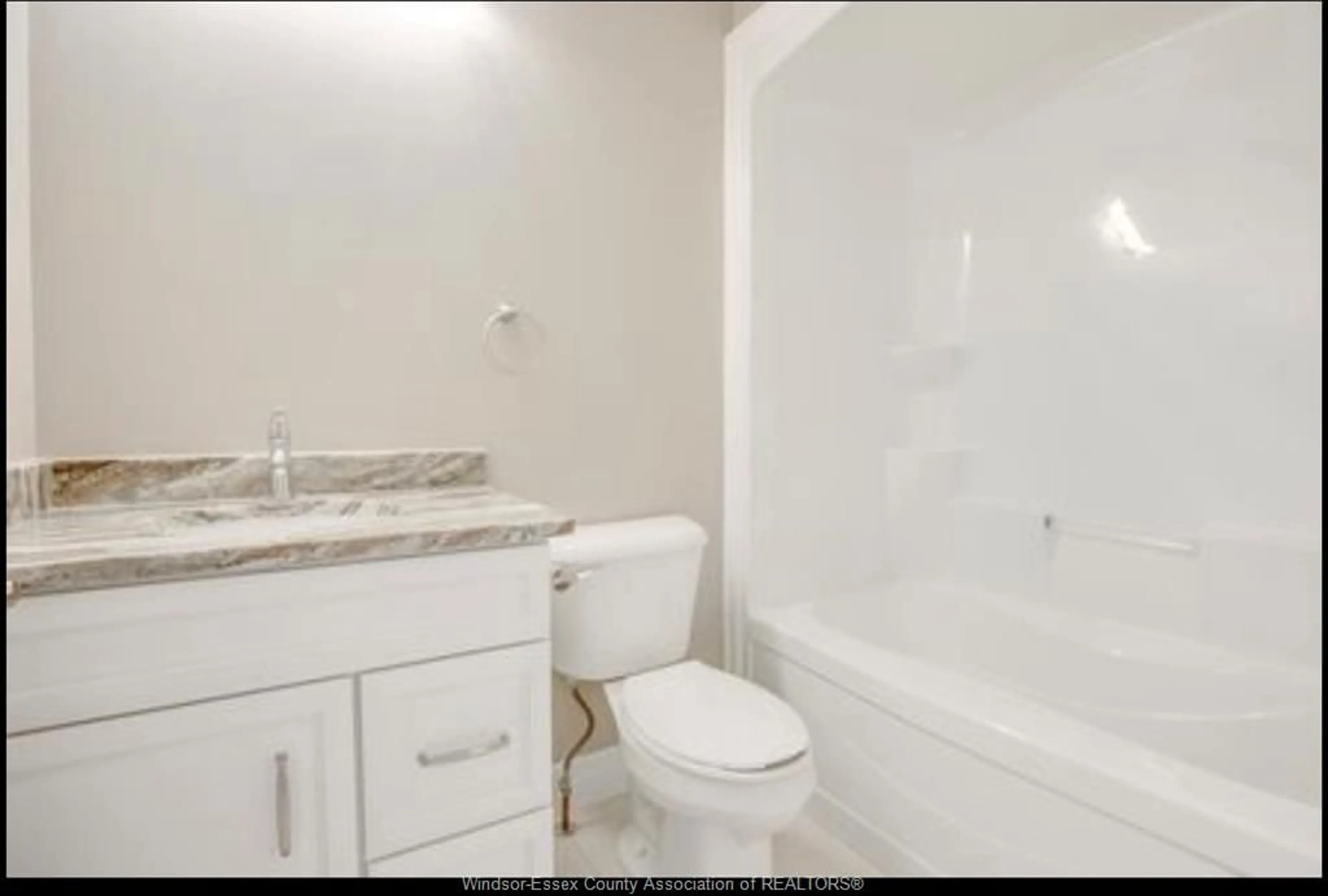 Standard bathroom, ceramic/tile floor for 1954 ETHAN Crt, Windsor Ontario N8T 0B3