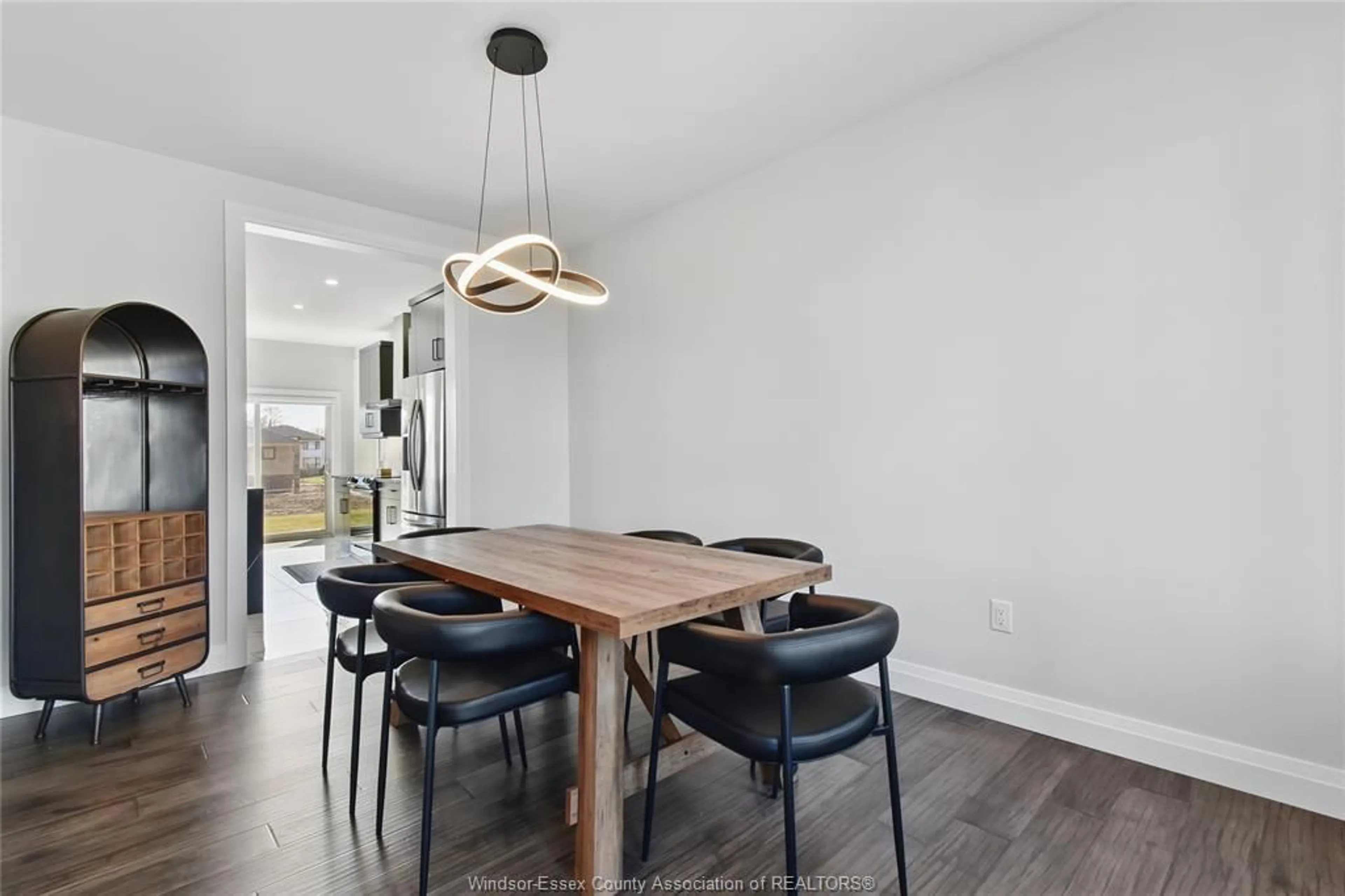 Dining room, wood/laminate floor for 79 NOBLE Crt, Amherstburg Ontario N9V 0B8