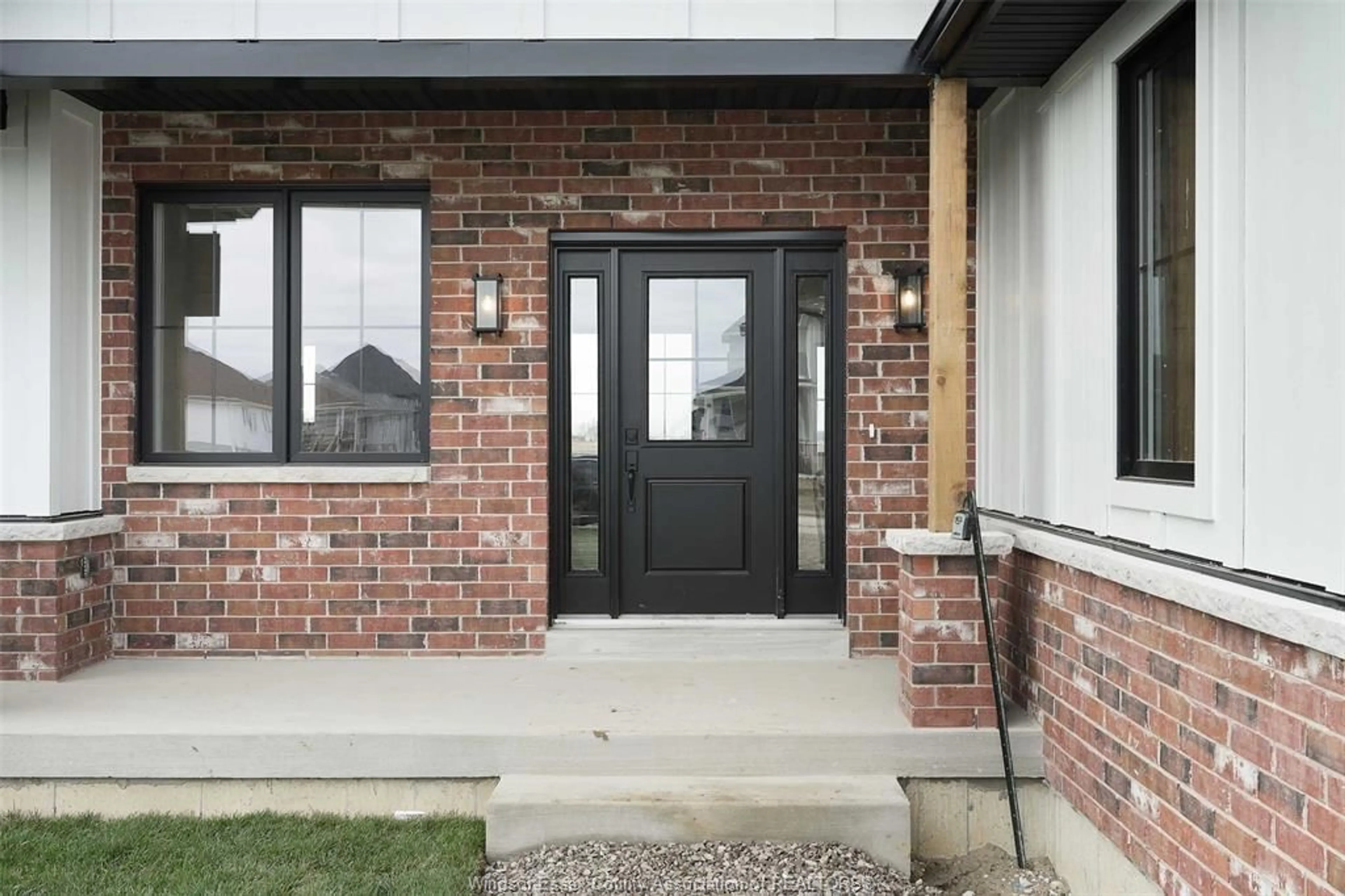 Home with brick exterior material, street for 135 VALENCIA Dr, Chatham Ontario N7L 0H3