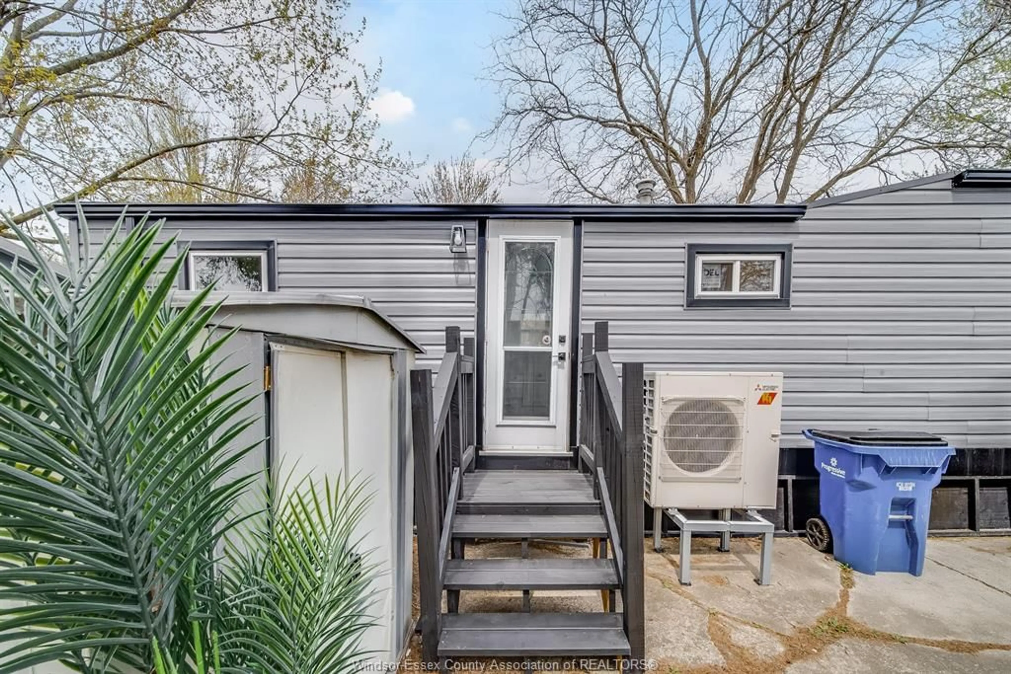 Unknown for 10 TUDOR Crt, Chatham Ontario N7L 4G3