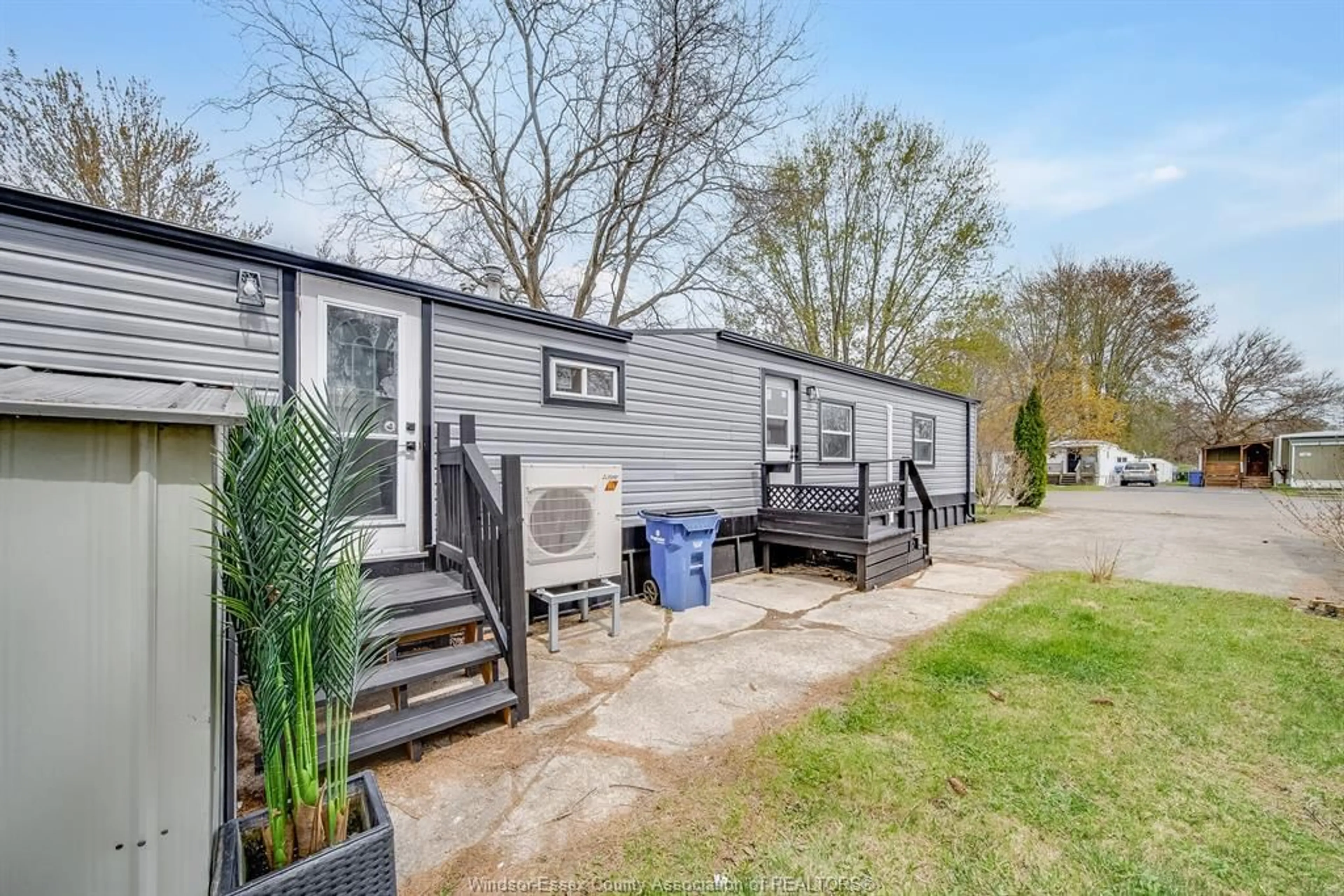 Unknown for 10 TUDOR Crt, Chatham Ontario N7L 4G3