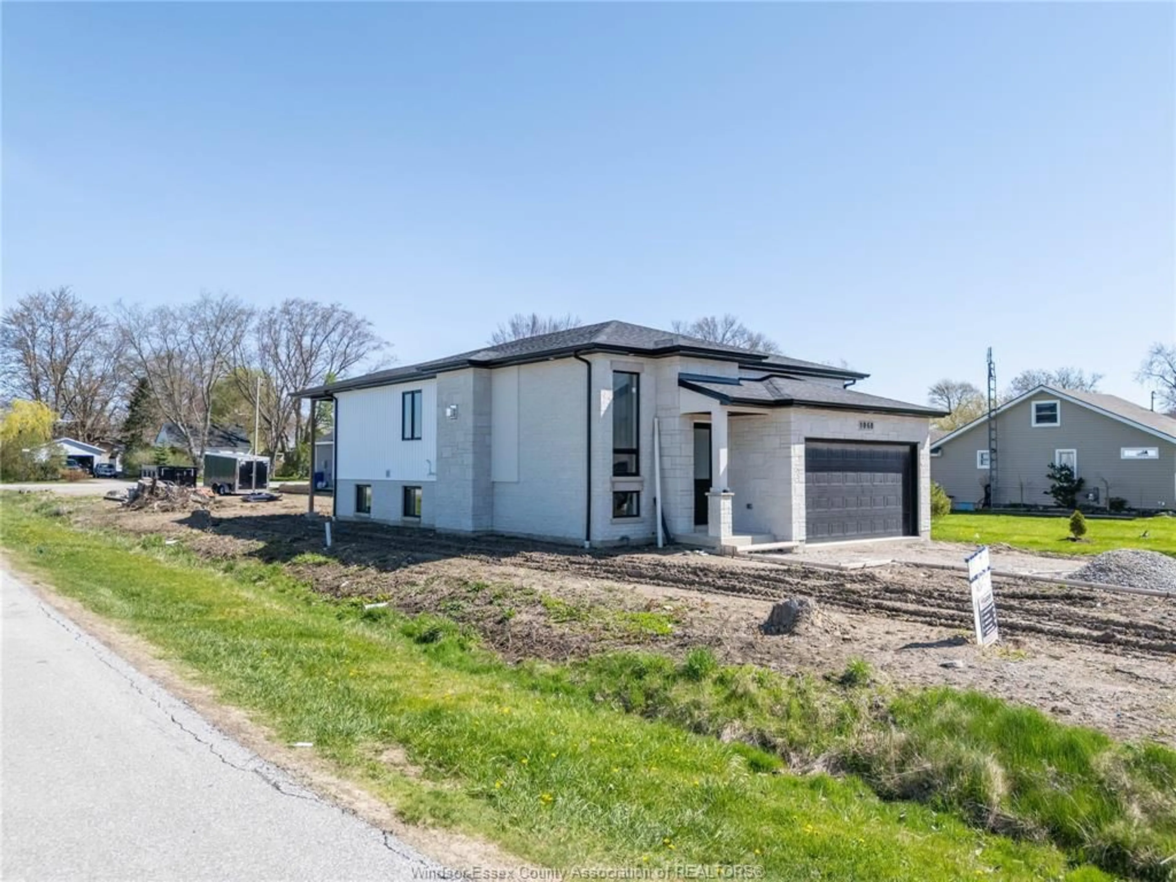 Home with brick exterior material, street for 1068 BIRCH Ave, Kingsville Ontario N9Y 3V1