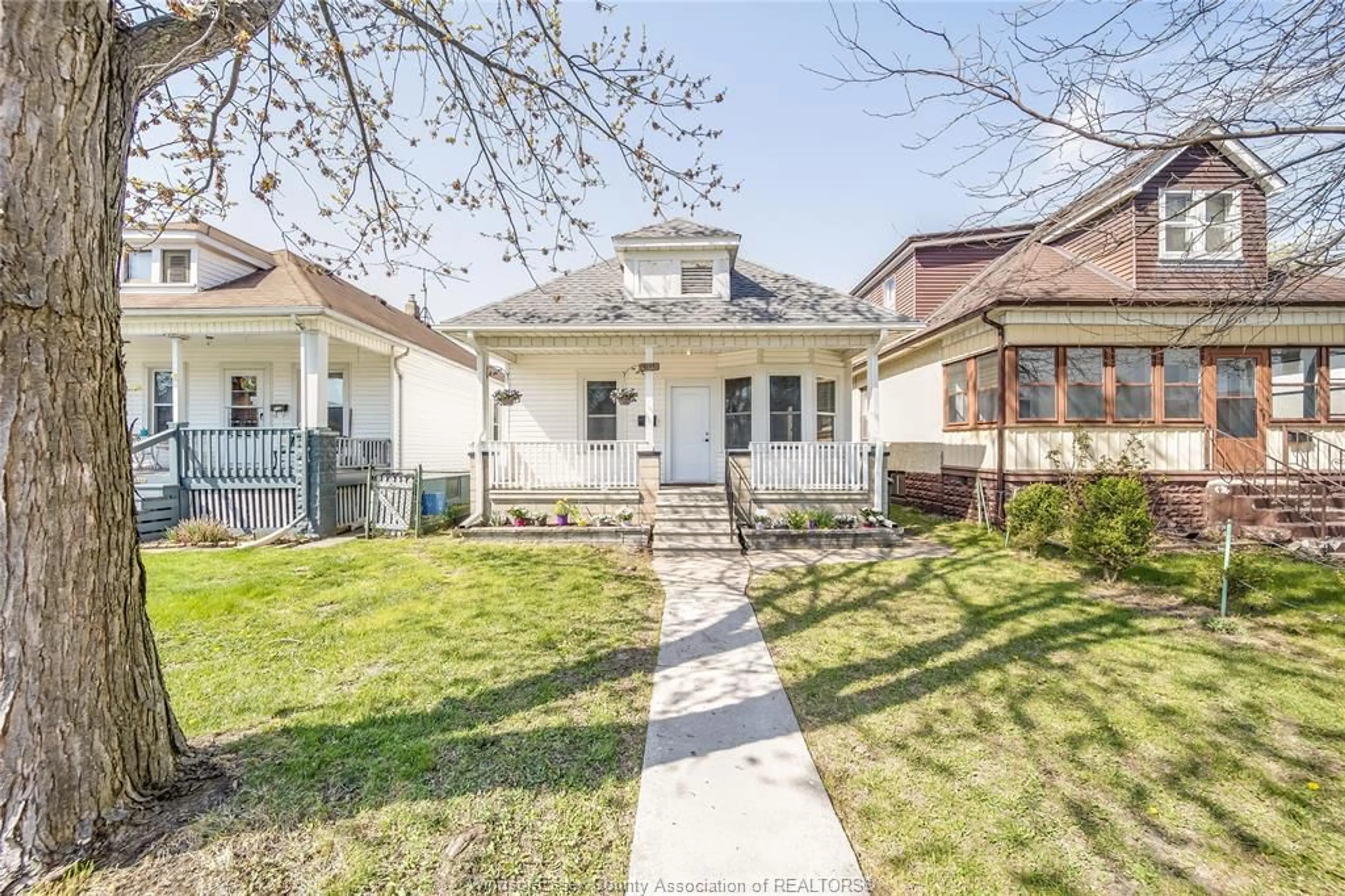 Unknown for 1155 MOY Ave, Windsor Ontario N9A 2P4