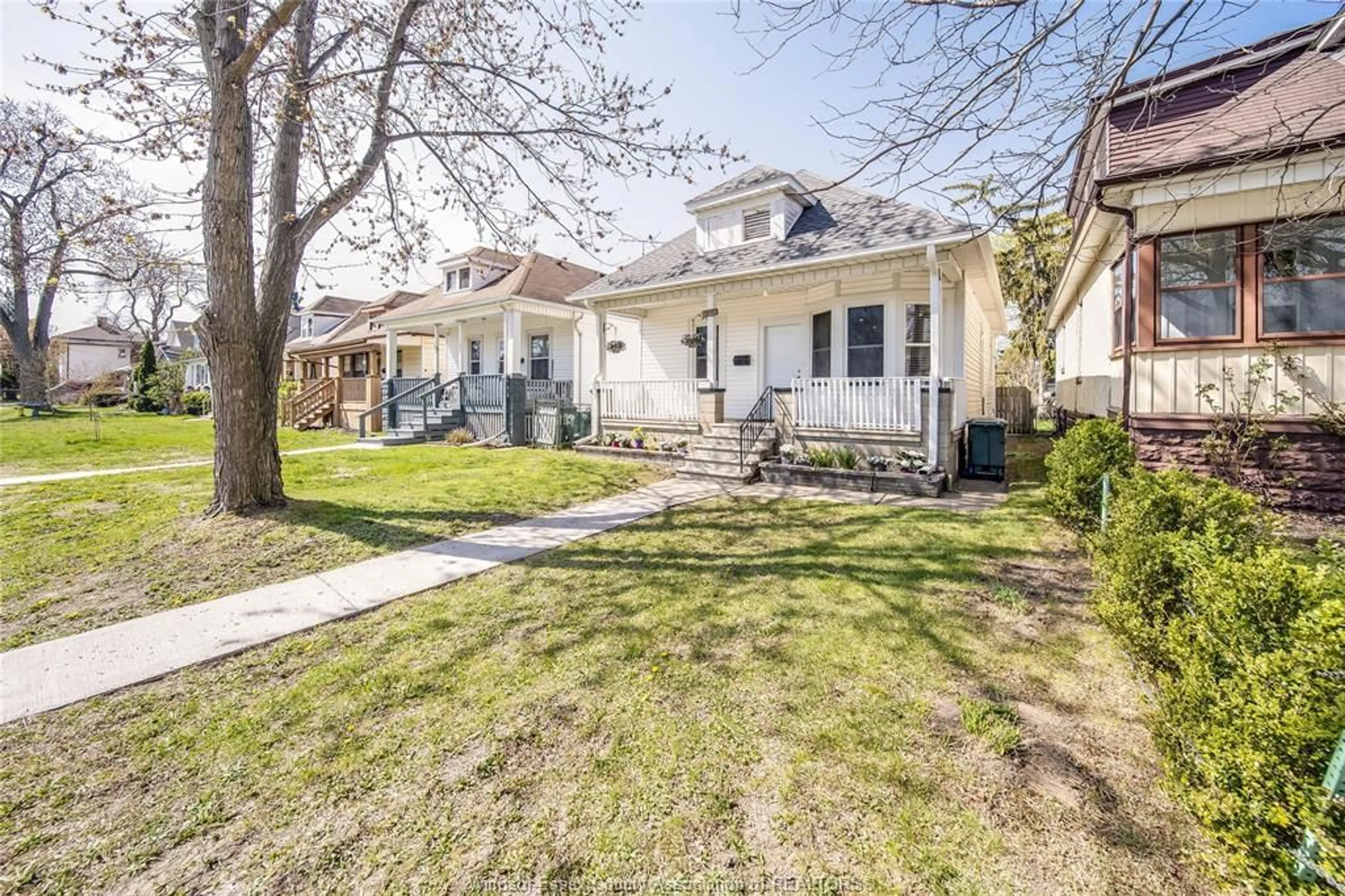 Unknown for 1155 MOY Ave, Windsor Ontario N9A 2P4