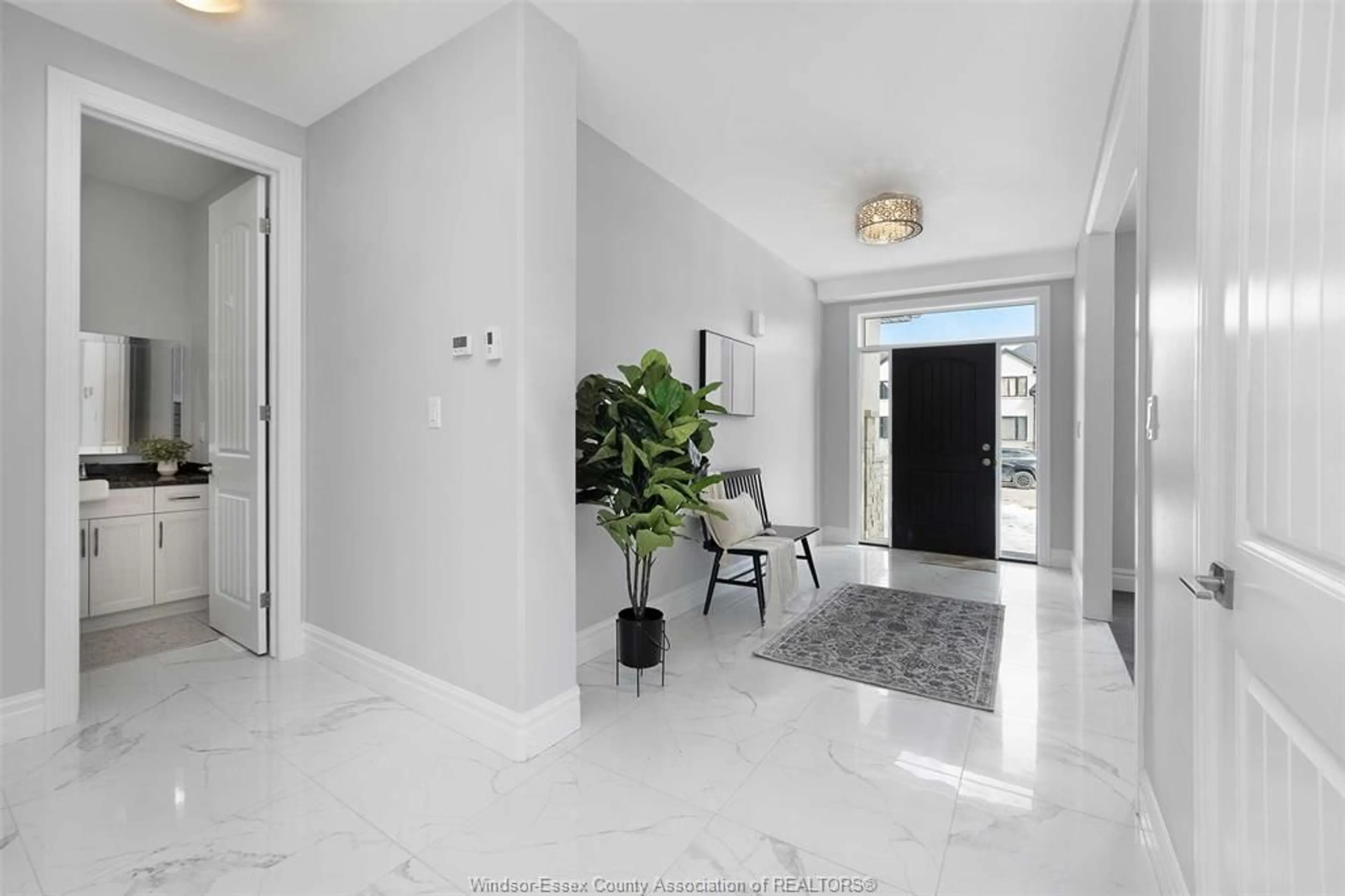 Indoor entryway for 217 COWAN, Amherstburg Ontario N9V 0B9