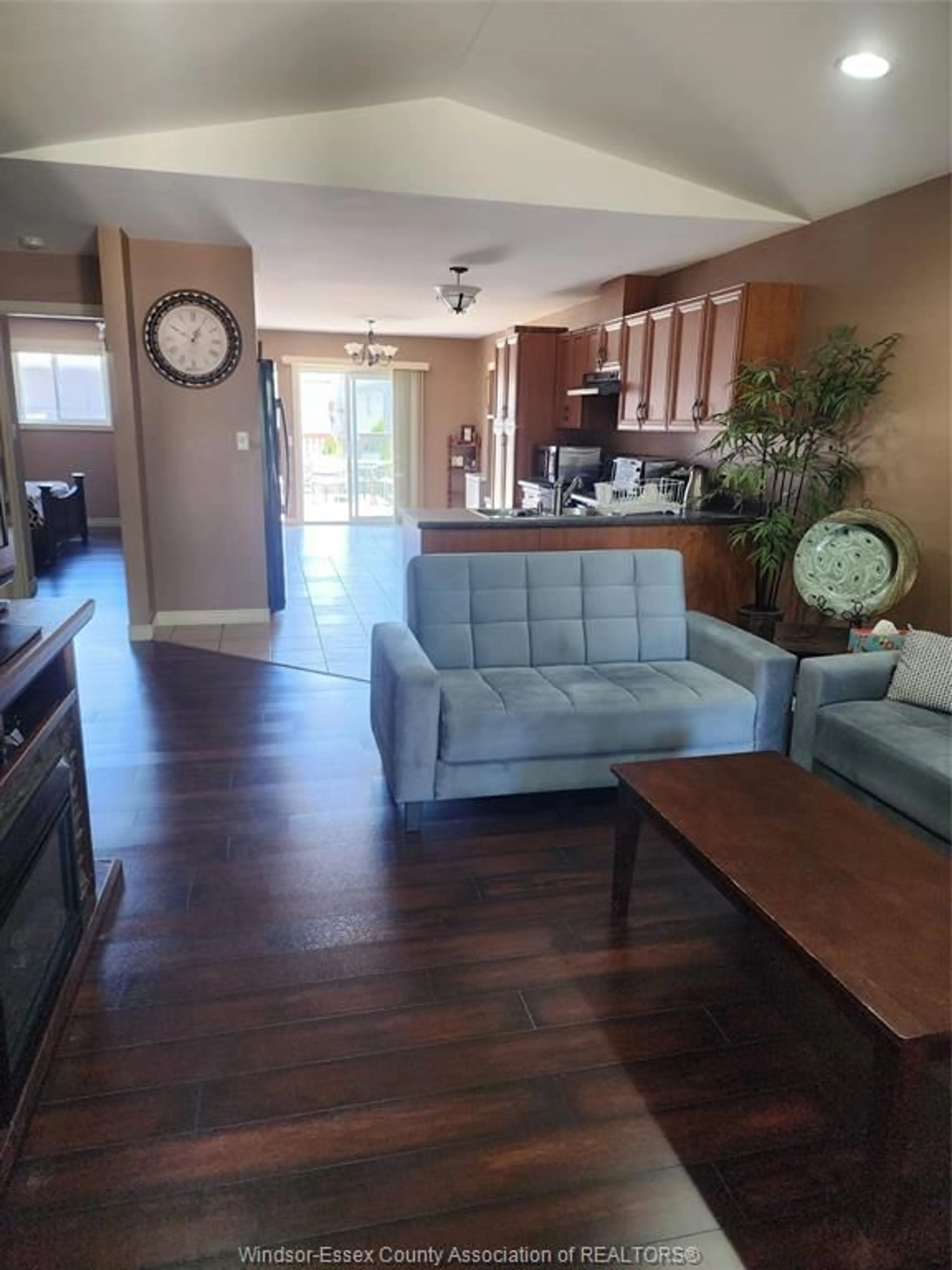Living room with furniture, unknown for 3142 SEVILLE Ave, Windsor Ontario N8N 0A2