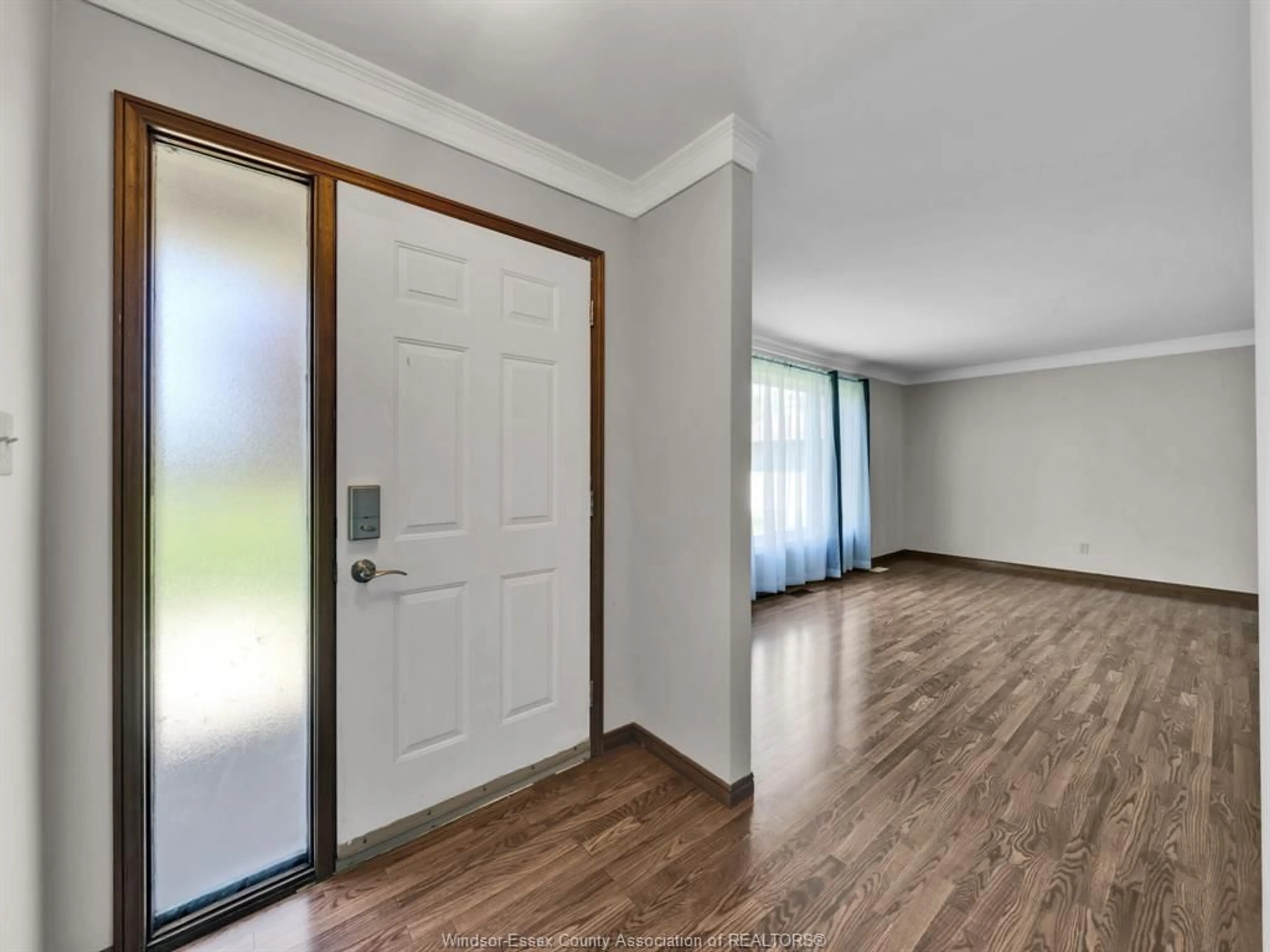 Indoor entryway for 508 COUNTY RD 34, Kingsville Ontario N8M 2X5