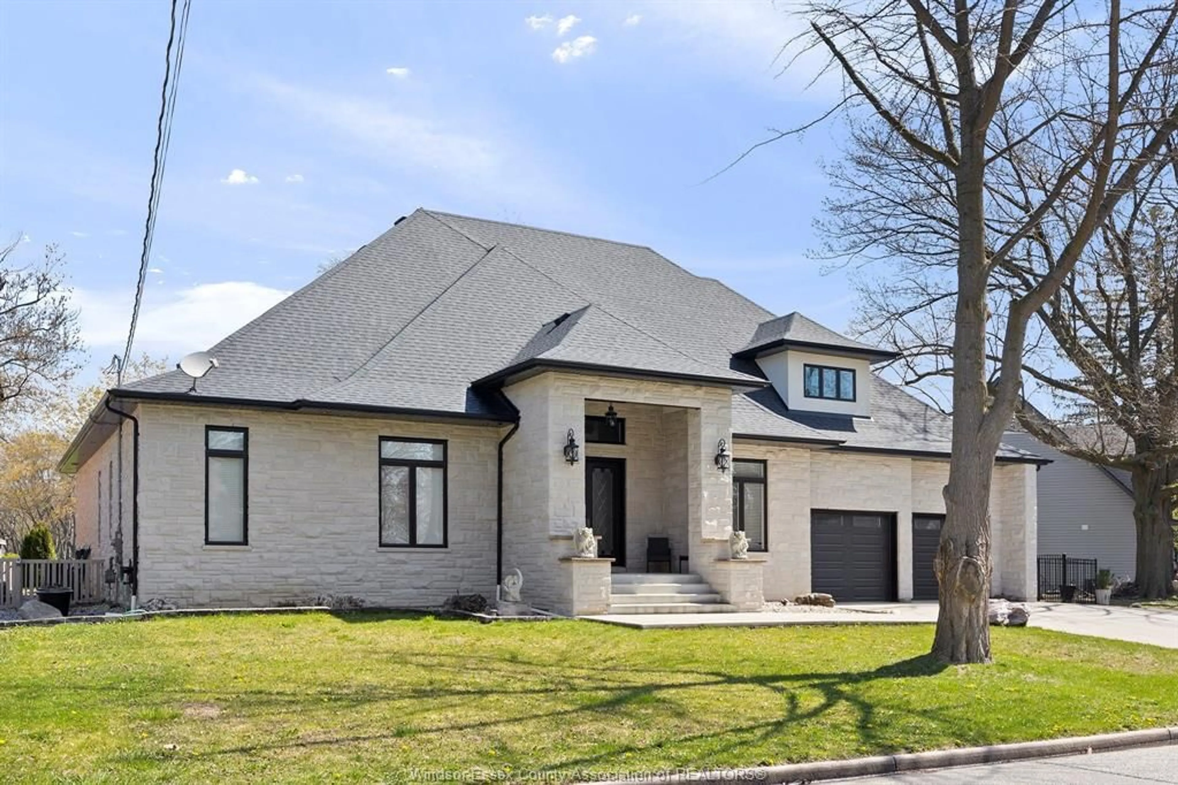 Home with brick exterior material, street for 1094 ROSELAND Dr, Windsor Ontario N9G 1T8