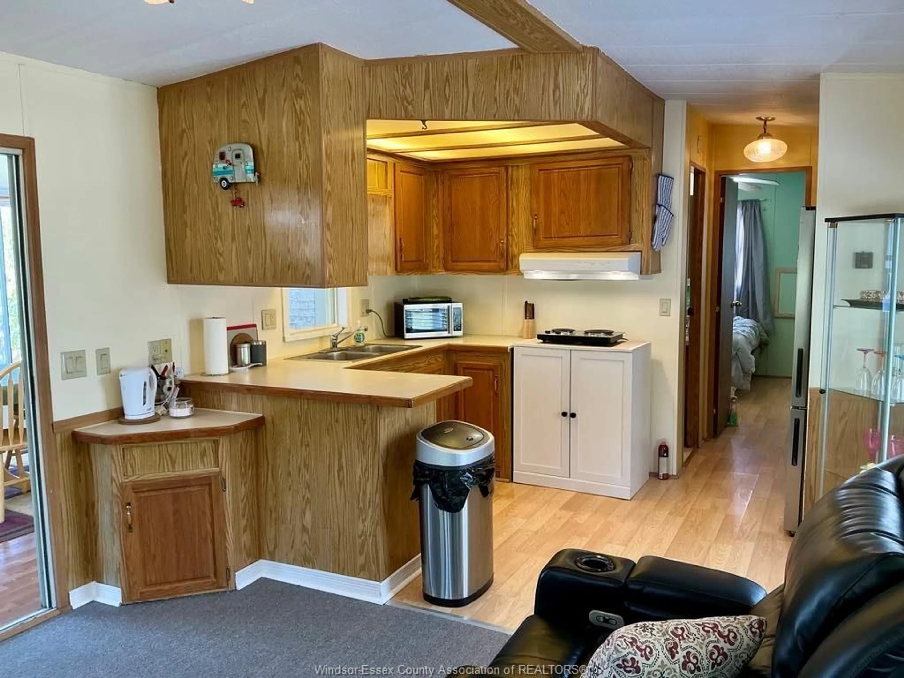 Standard kitchen, wood/laminate floor for 2 CEDAR (510 COUNTY RD 31), Leamington Ontario N0P 2G0