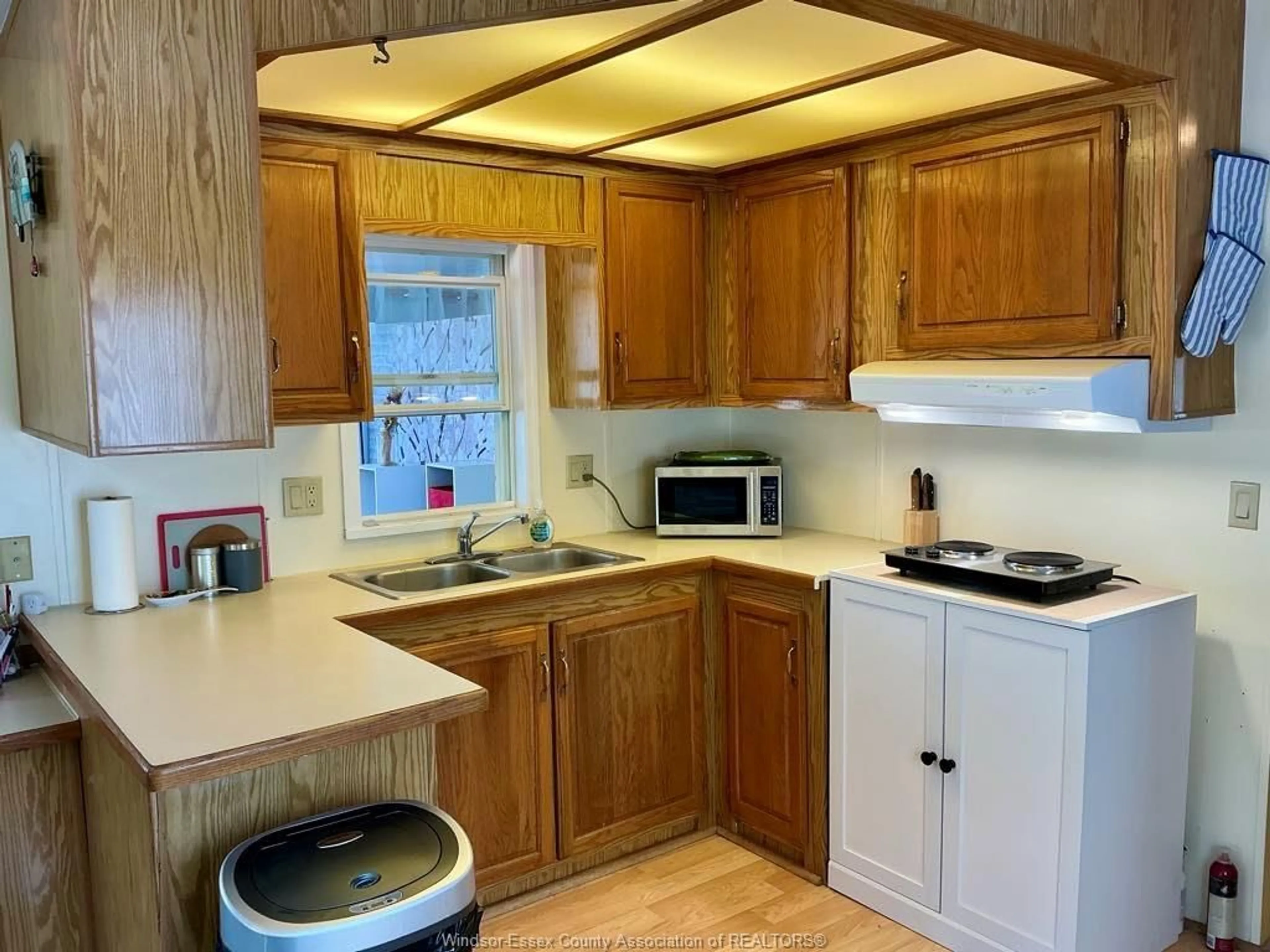 Standard kitchen, unknown for 2 CEDAR (510 COUNTY RD 31), Leamington Ontario N0P 2G0