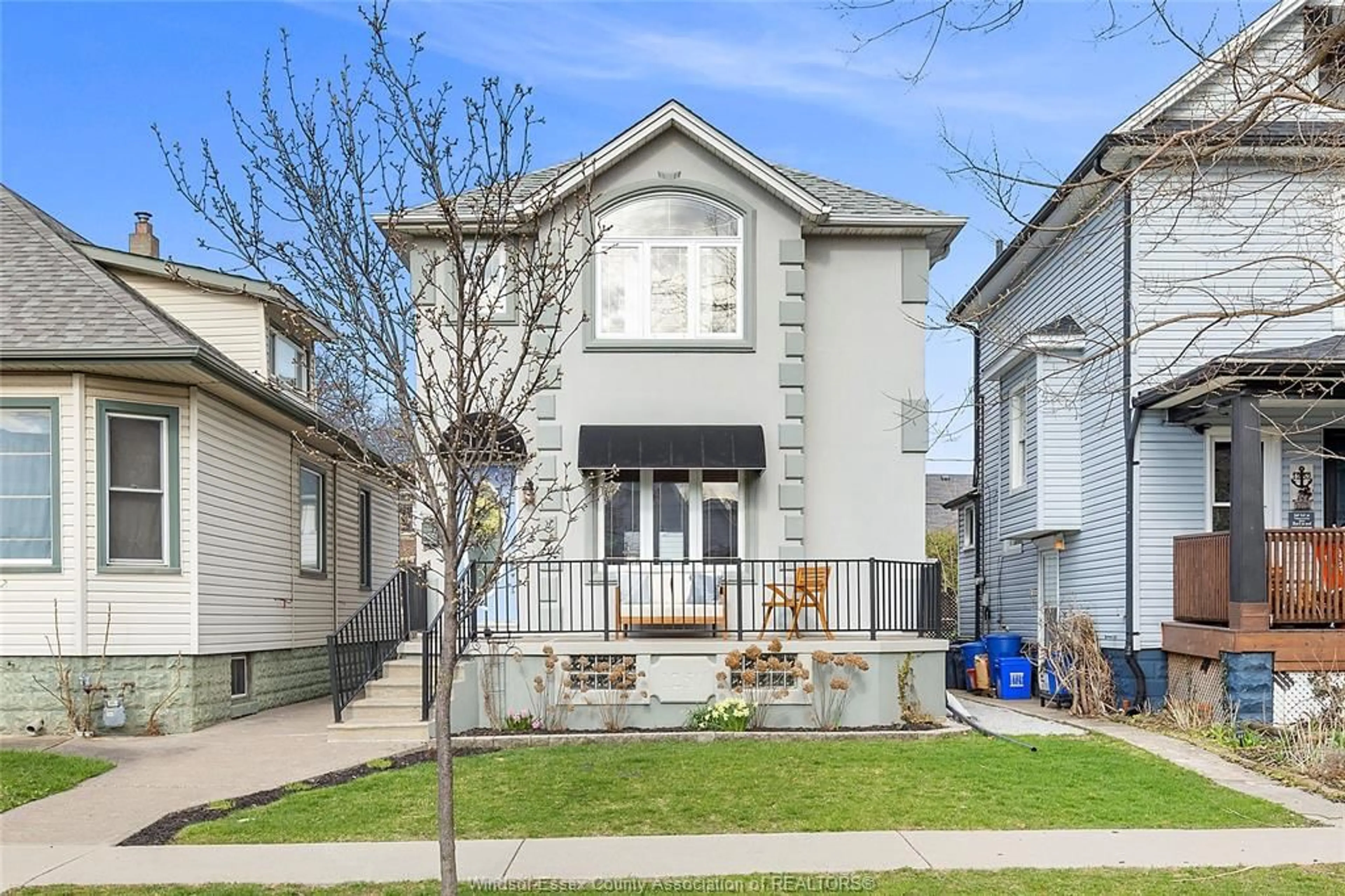 Home with vinyl exterior material, street for 1250 Windermere, Windsor Ontario N8Y 3E8