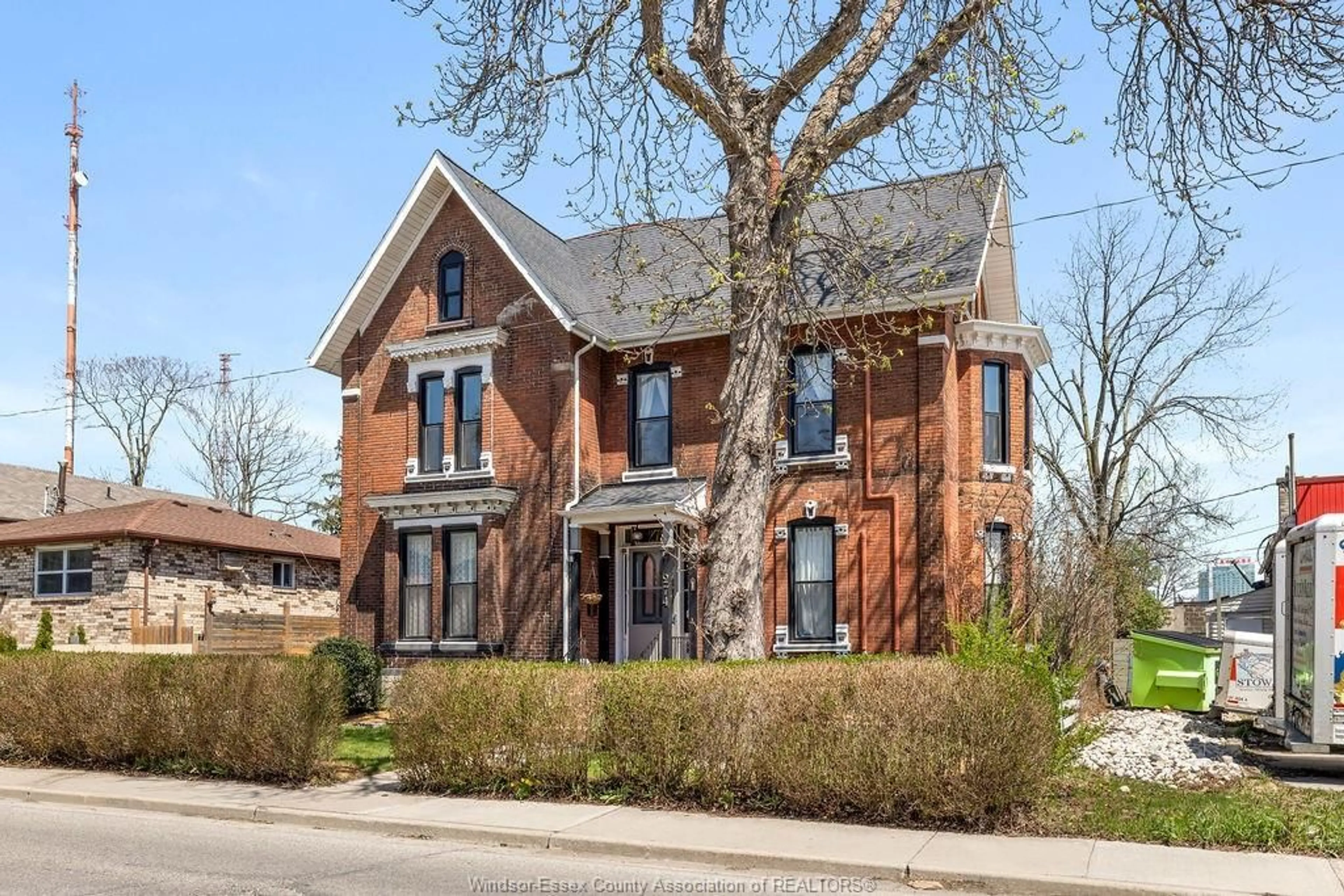 Home with brick exterior material, street for 274 CRAWFORD Ave, Windsor Ontario N9A 5C2