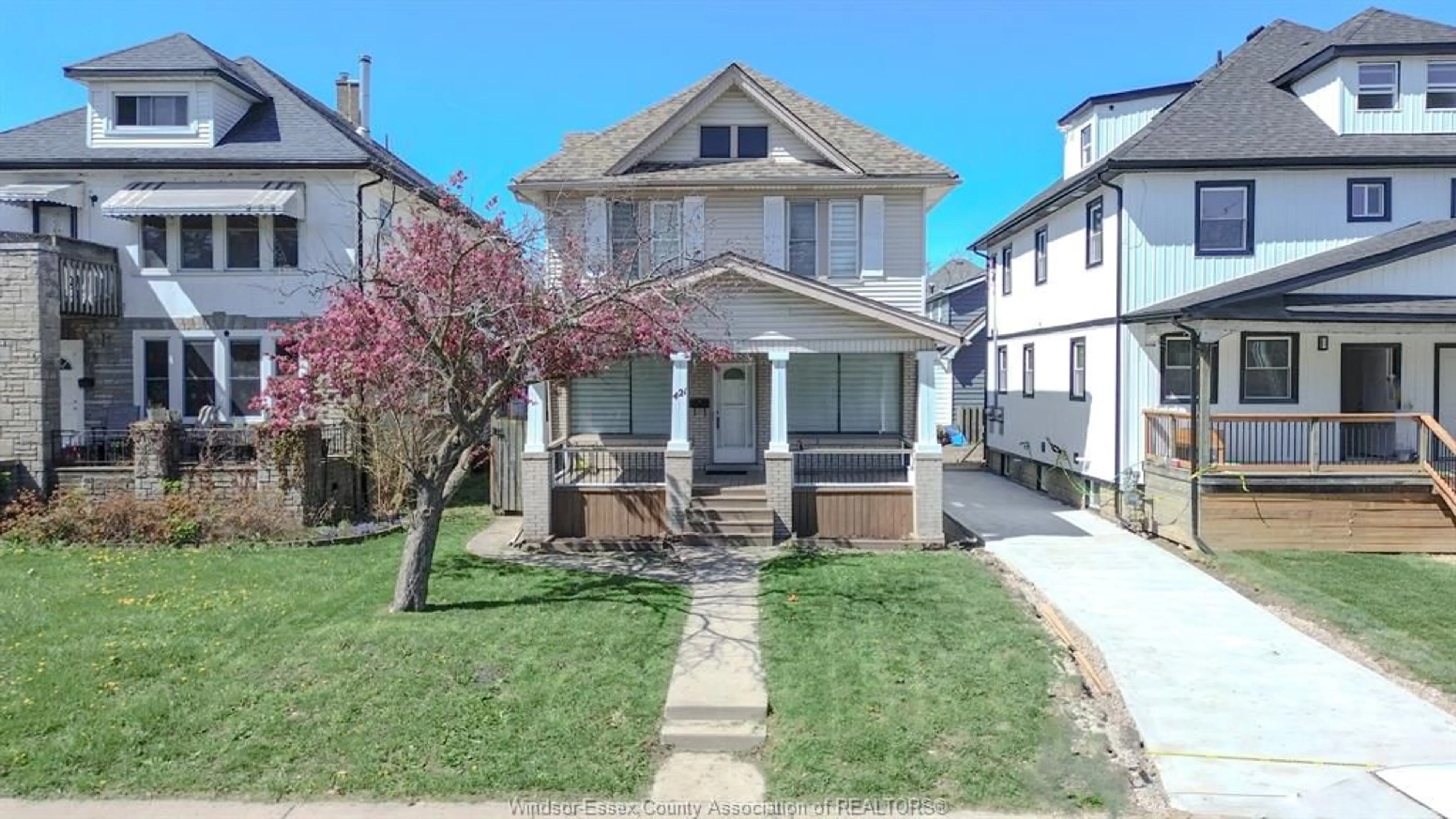 Unknown for 421 HALL, Windsor Ontario N9A 2L7