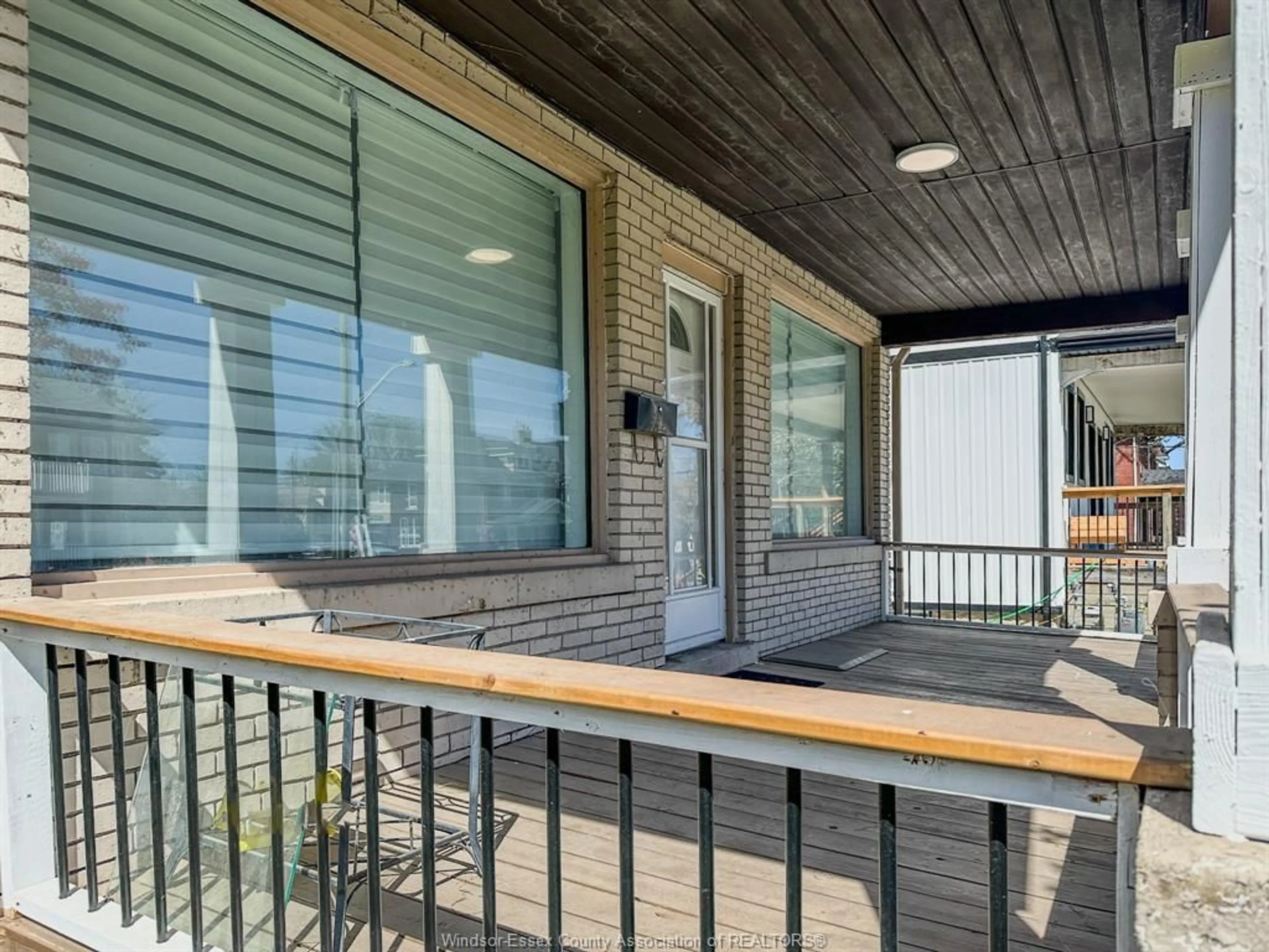 Unknown for 421 HALL, Windsor Ontario N9A 2L7
