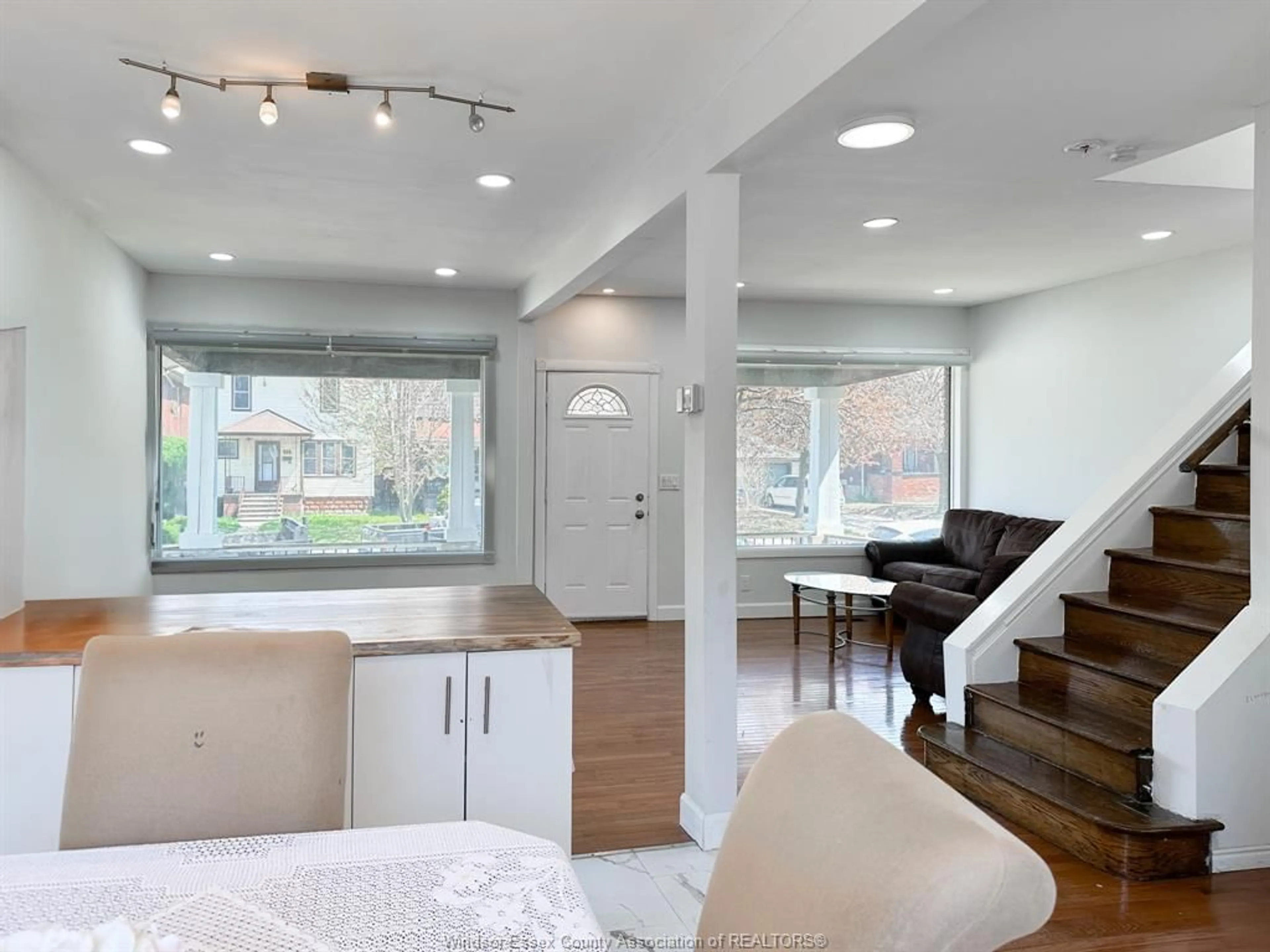 Open concept kitchen, unknown for 421 HALL, Windsor Ontario N9A 2L7